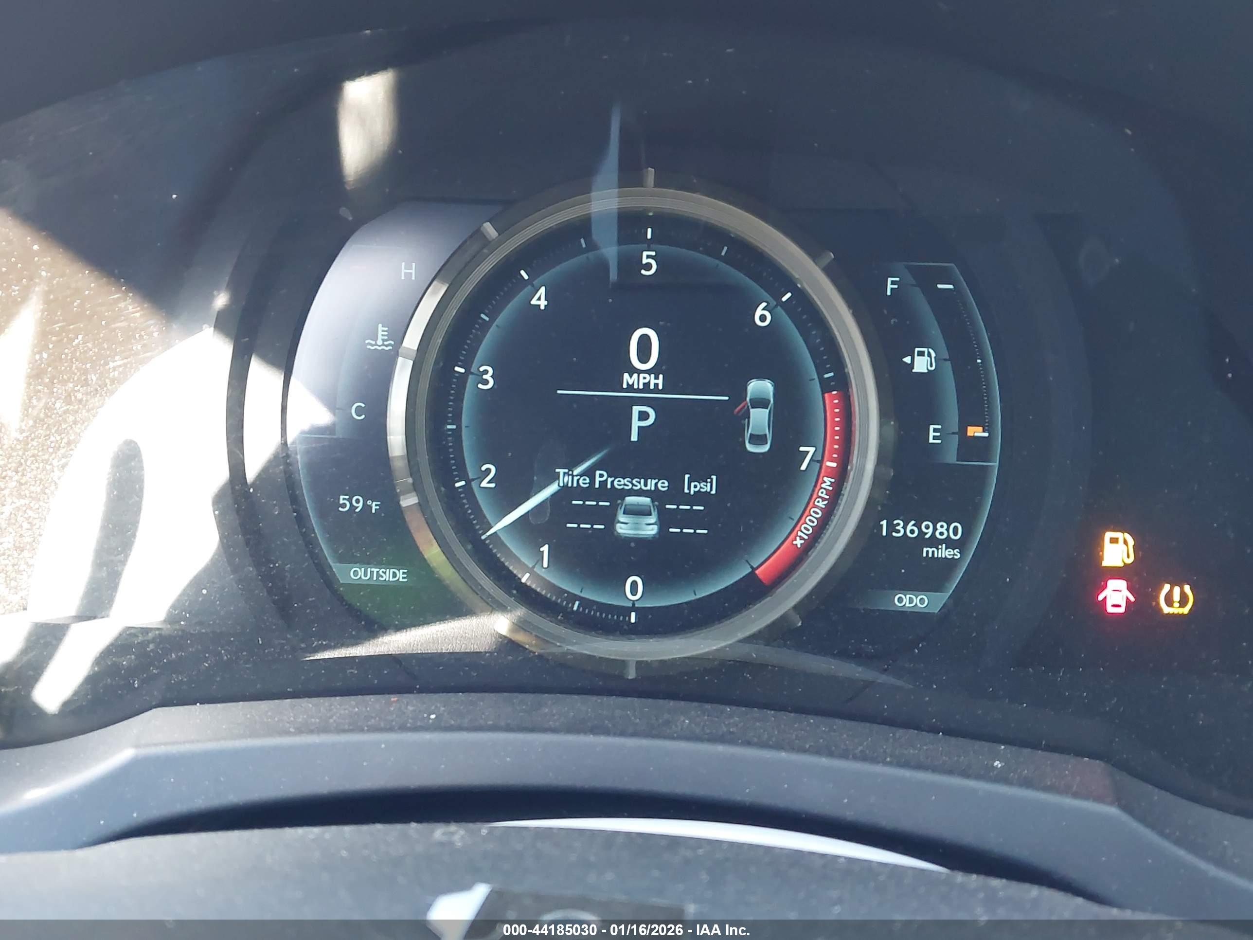 LEXUS IS image 7