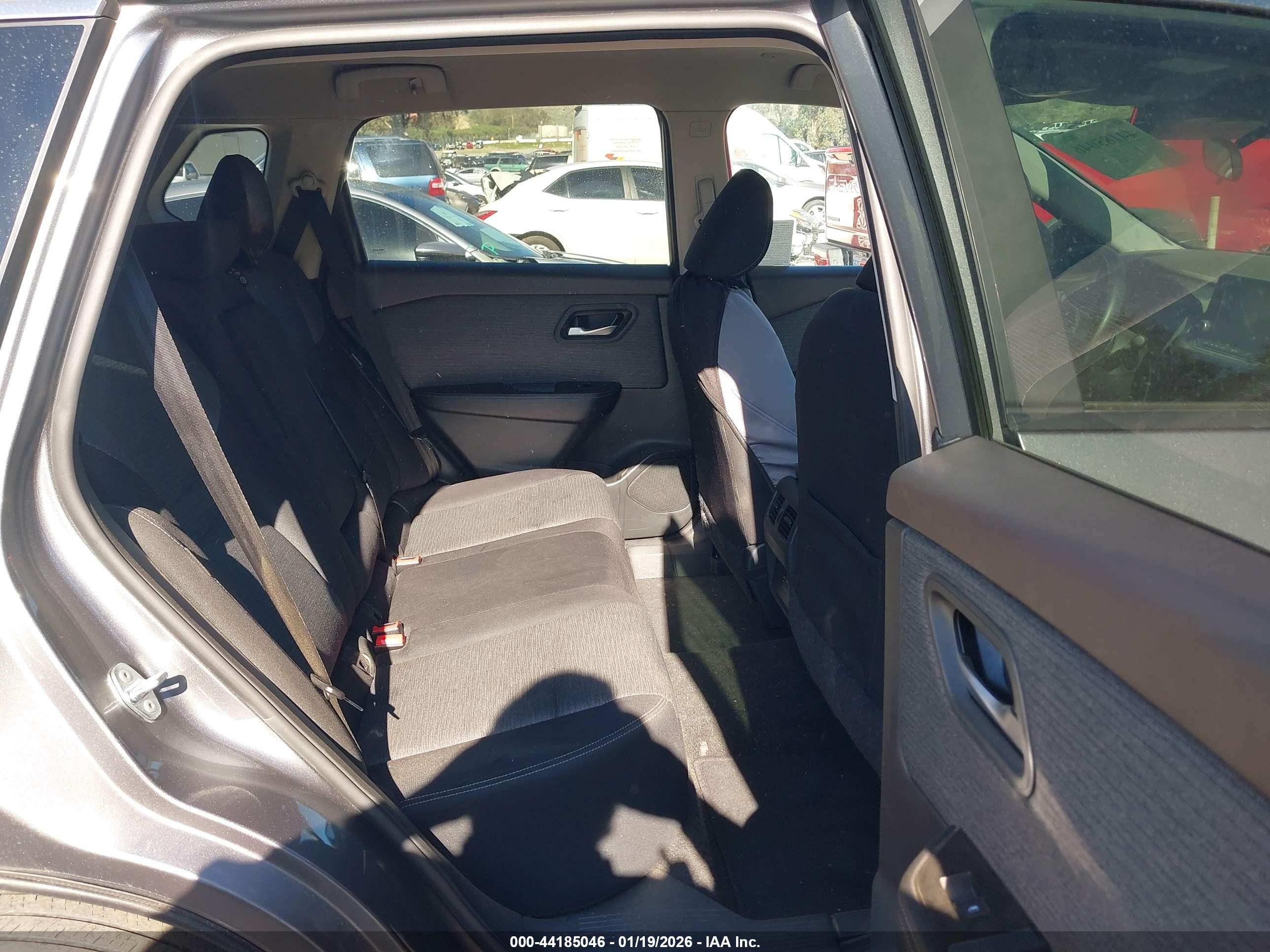 NISSAN ROGUE image 8
