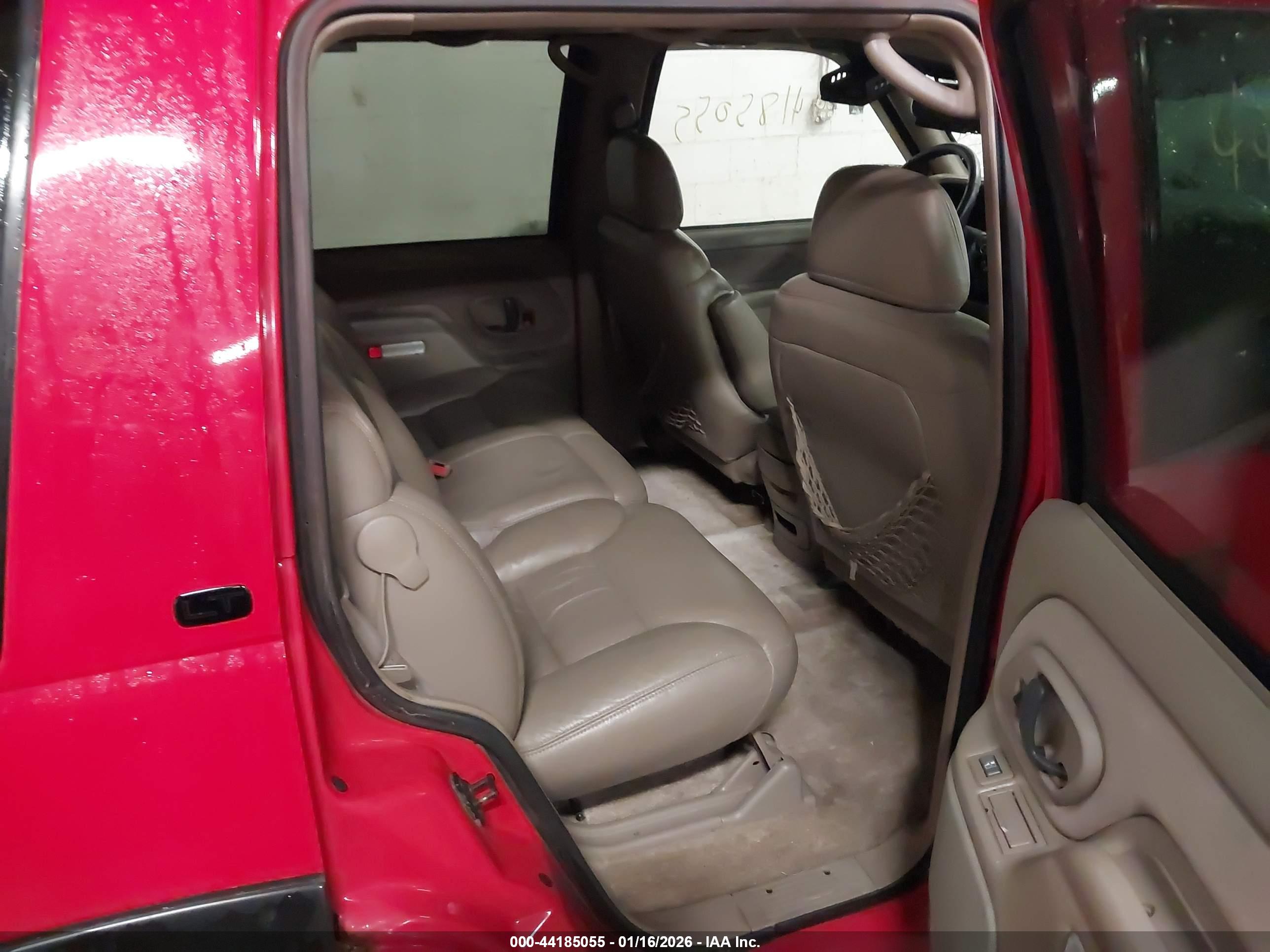 CHEVROLET TAHOE image 8