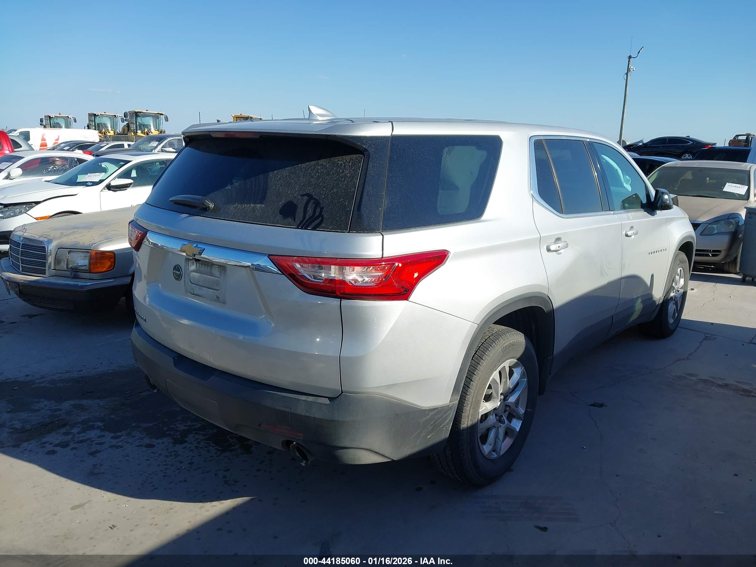 CHEVROLET TRAVERSE image 4