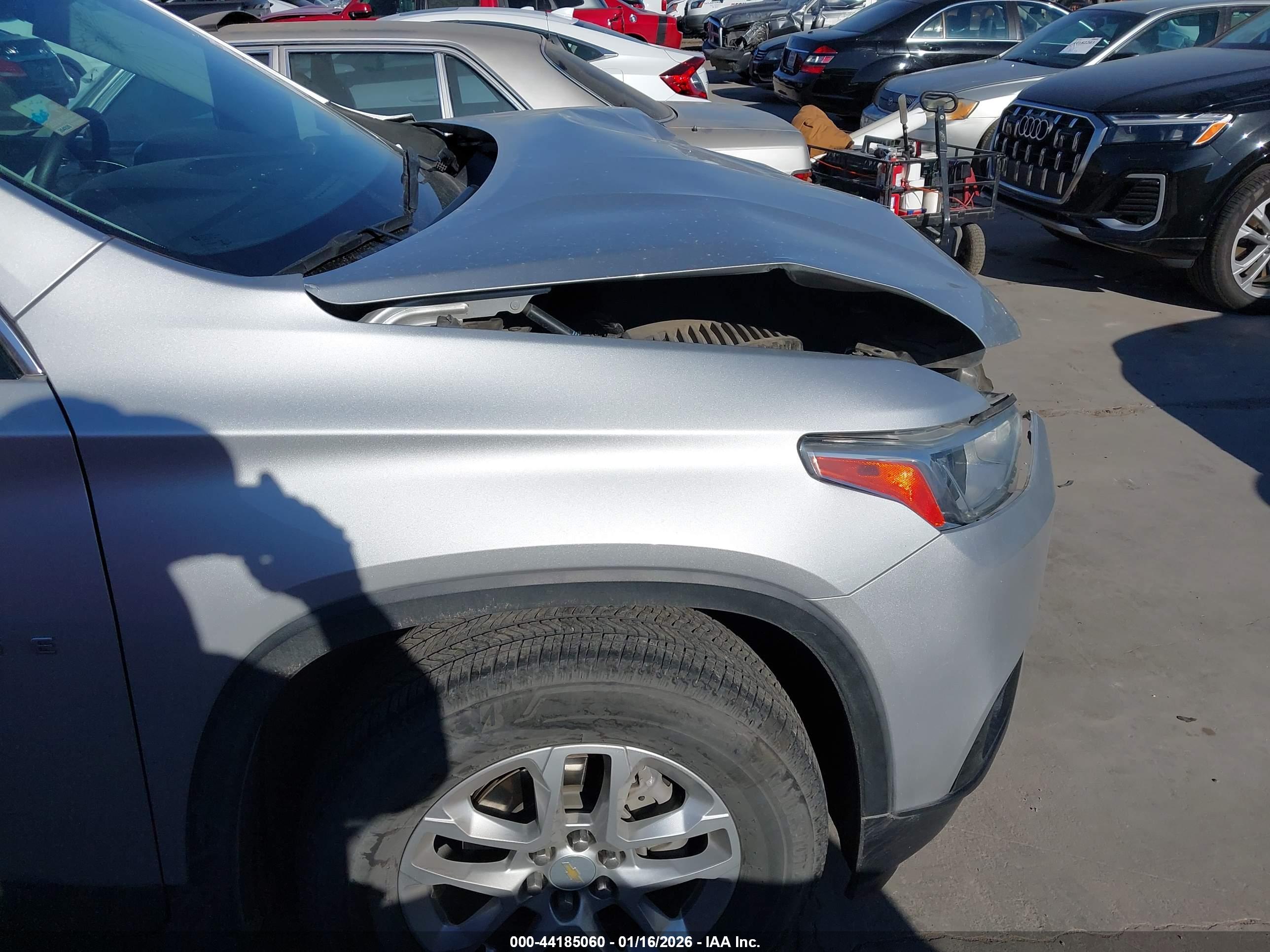 CHEVROLET TRAVERSE image 6
