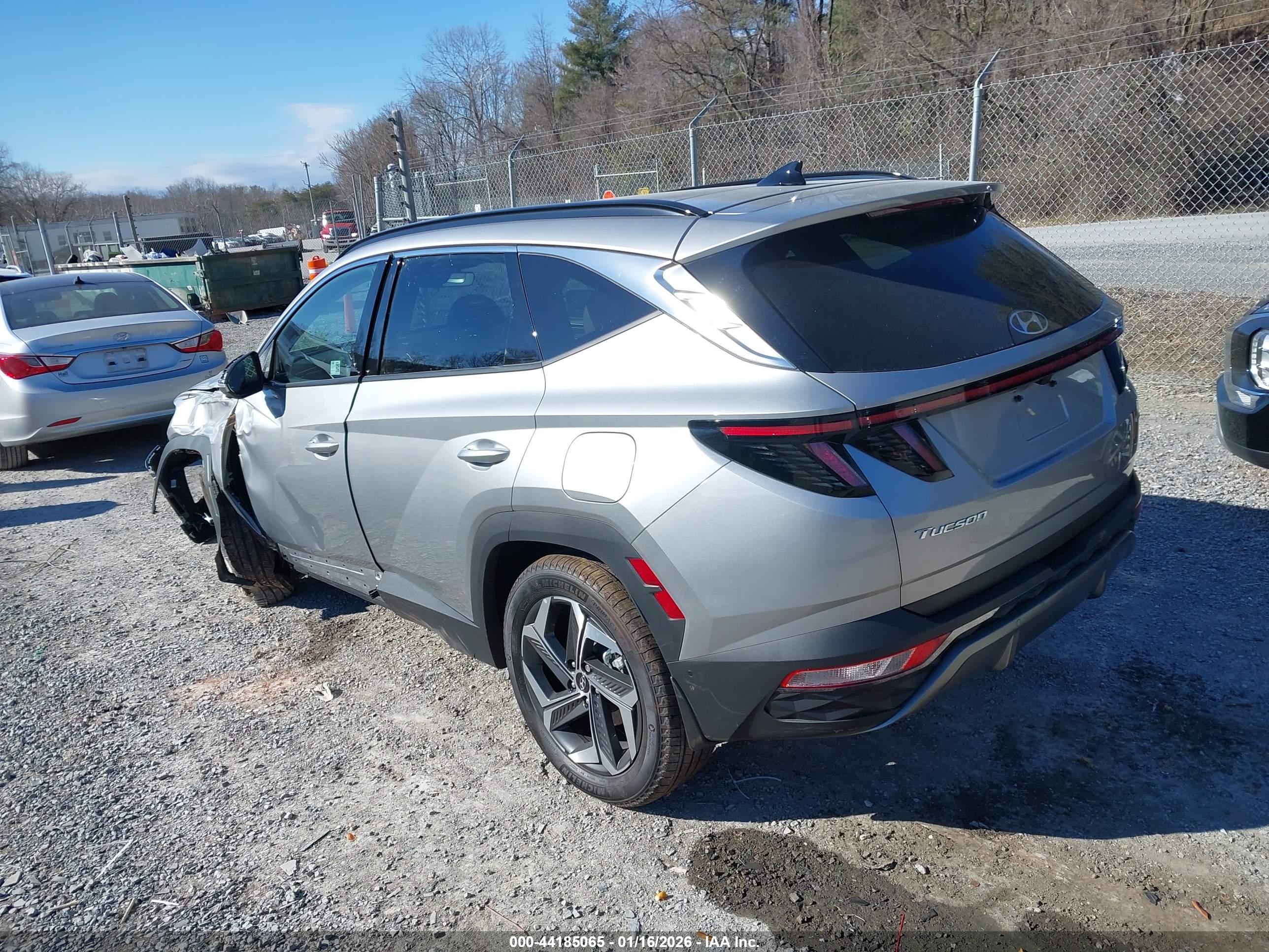 HYUNDAI TUCSON image 3