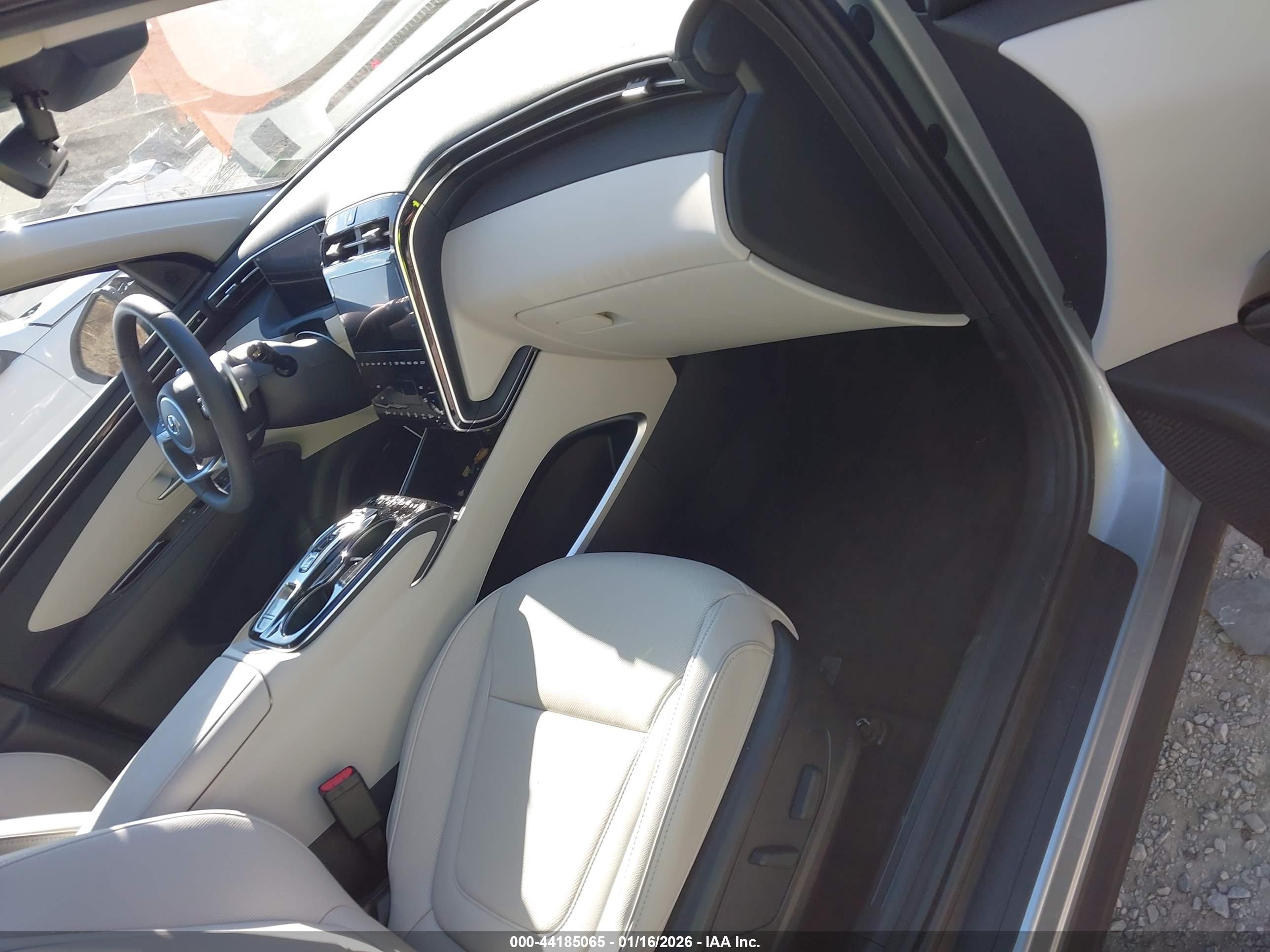 HYUNDAI TUCSON image 5
