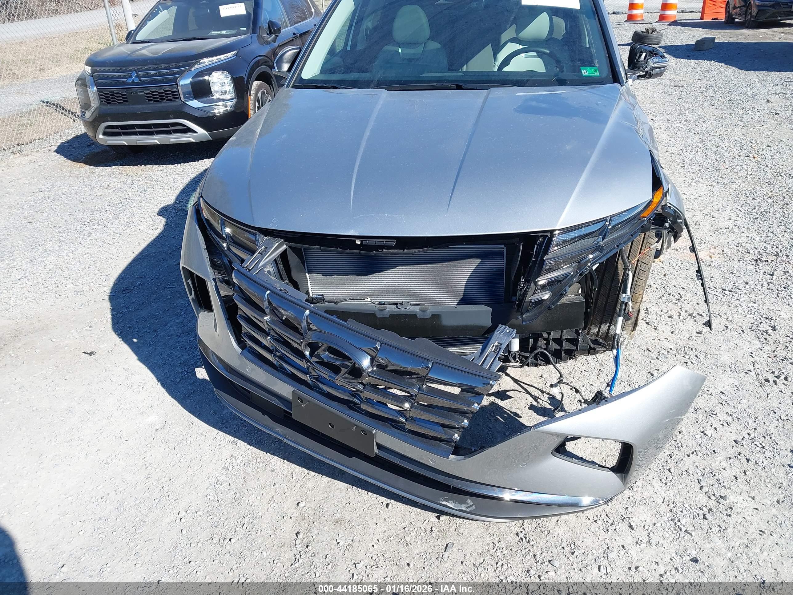 HYUNDAI TUCSON image 6