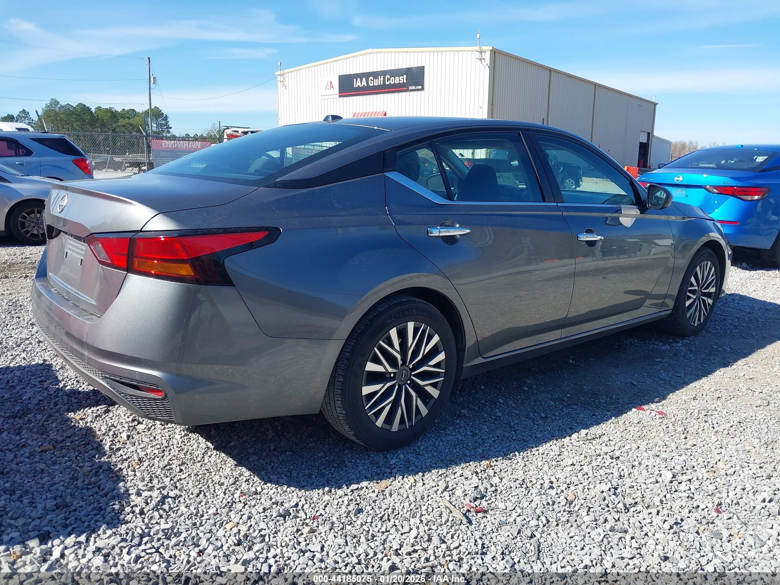 NISSAN ALTIMA image 4