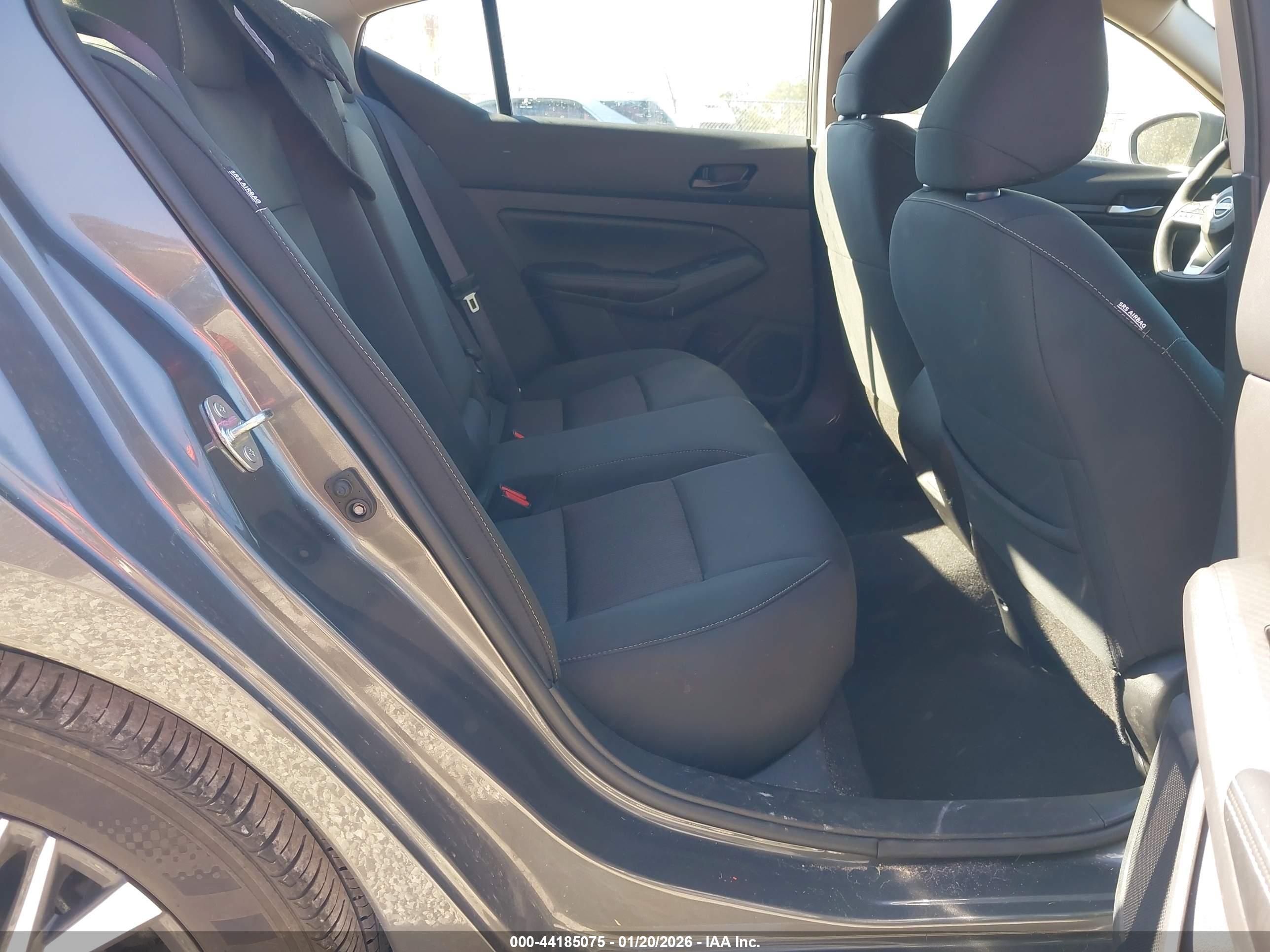 NISSAN ALTIMA image 8