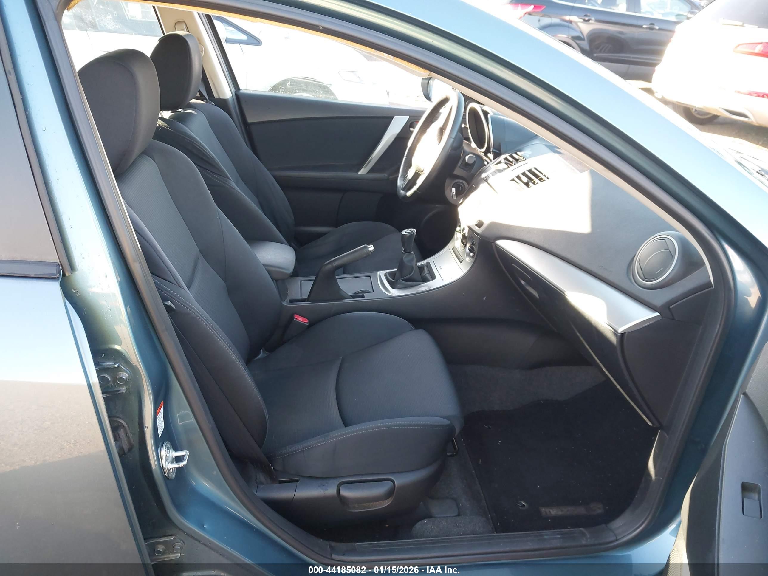 MAZDA MAZDA3 image 5