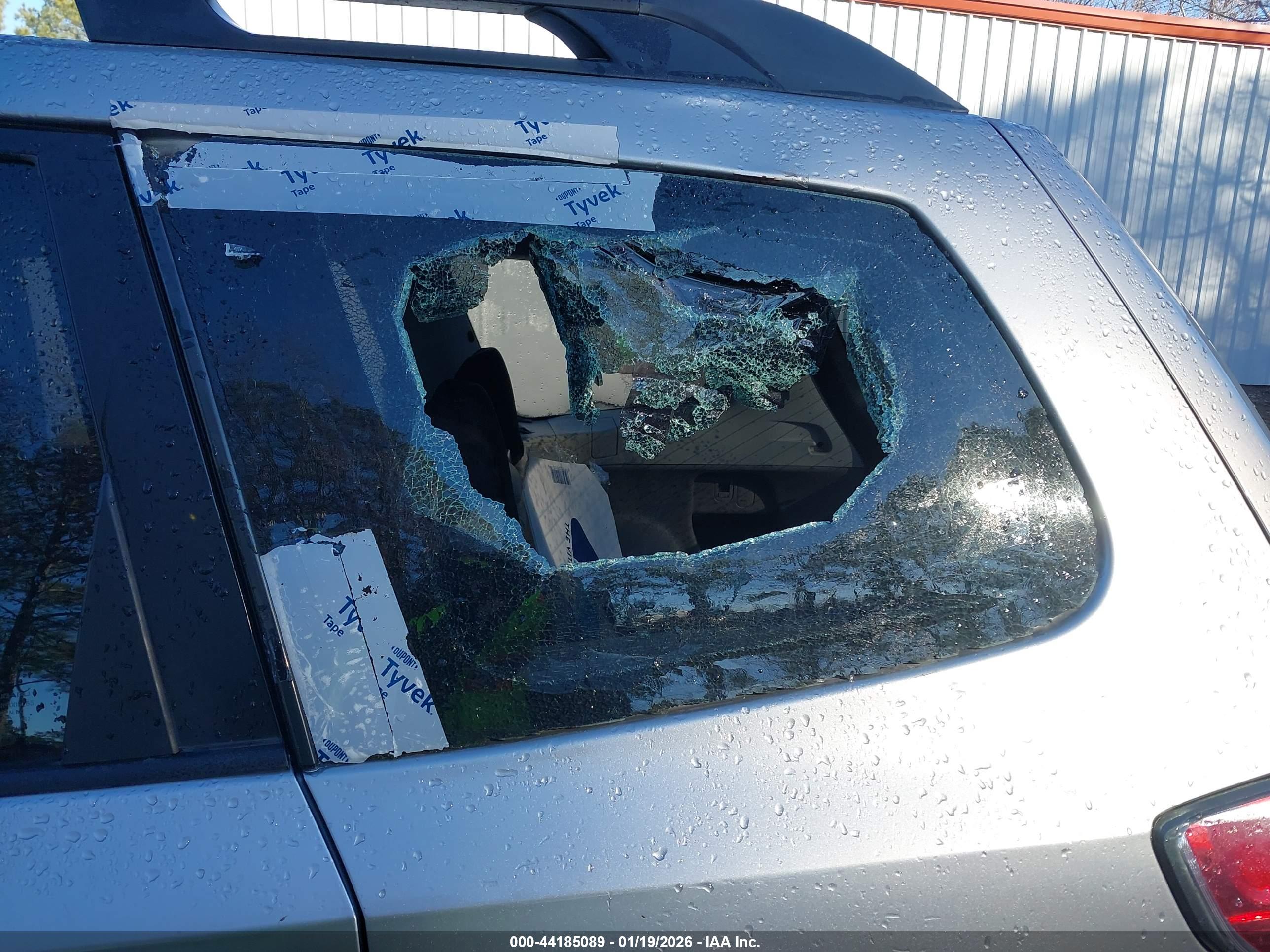 SUBARU FORESTER image 6