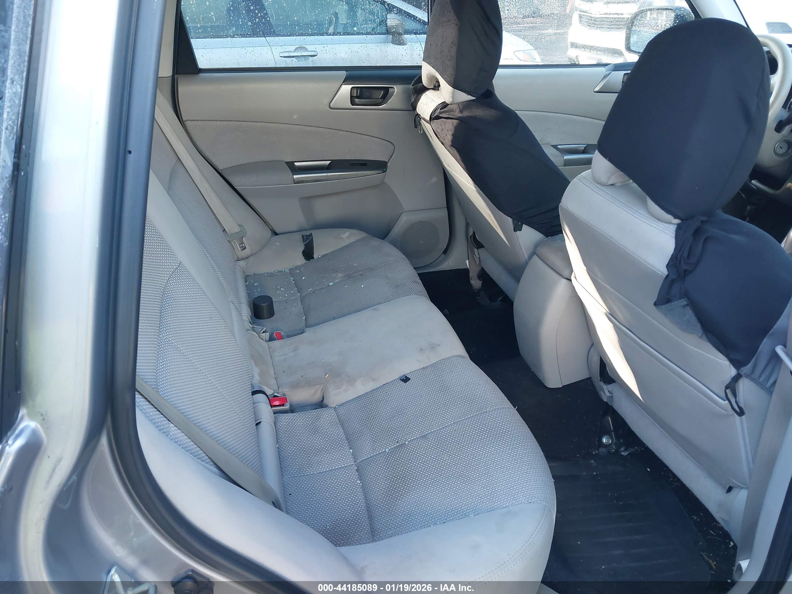 SUBARU FORESTER image 8