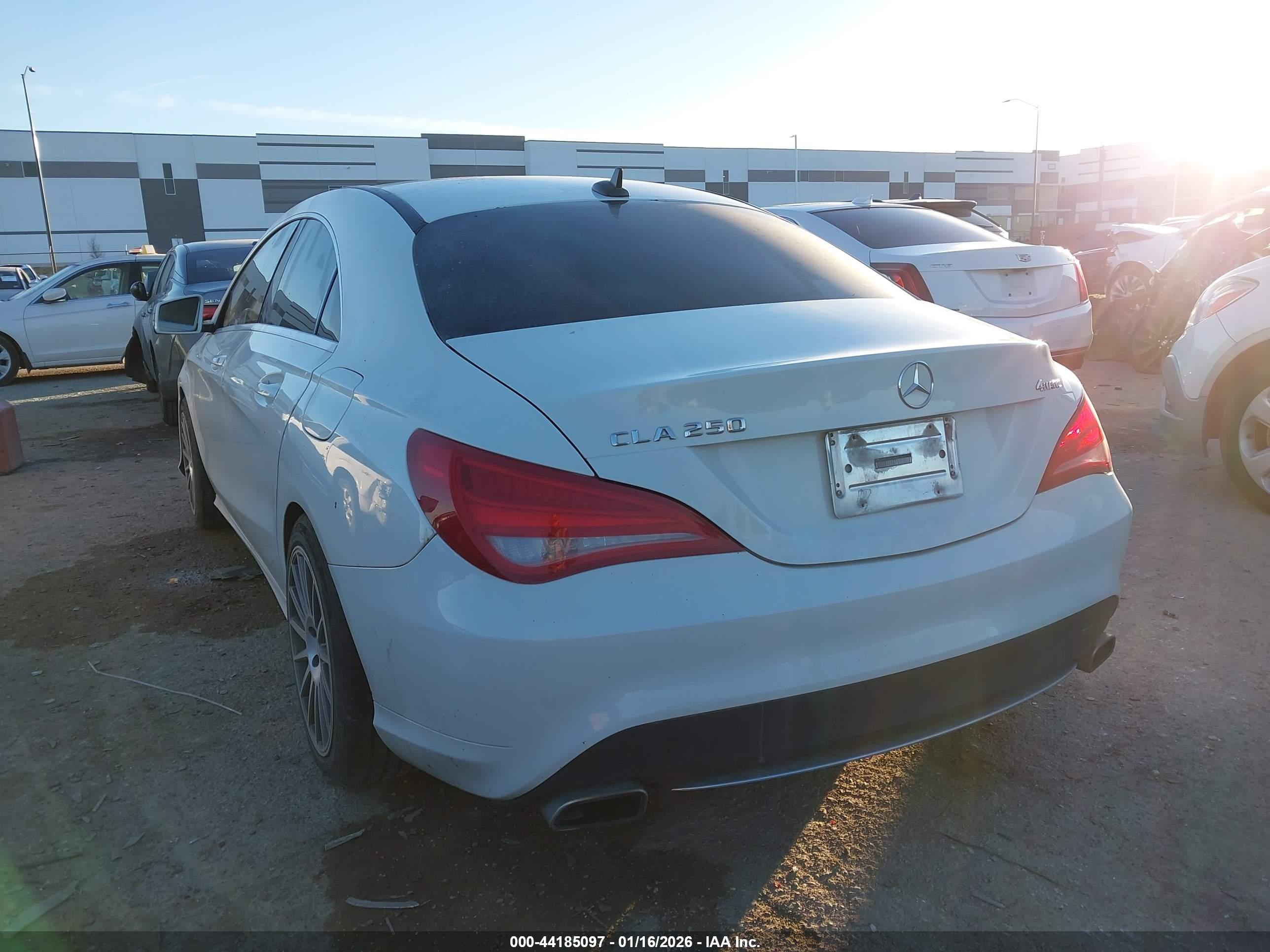 MERCEDES-BENZ CLA image 3