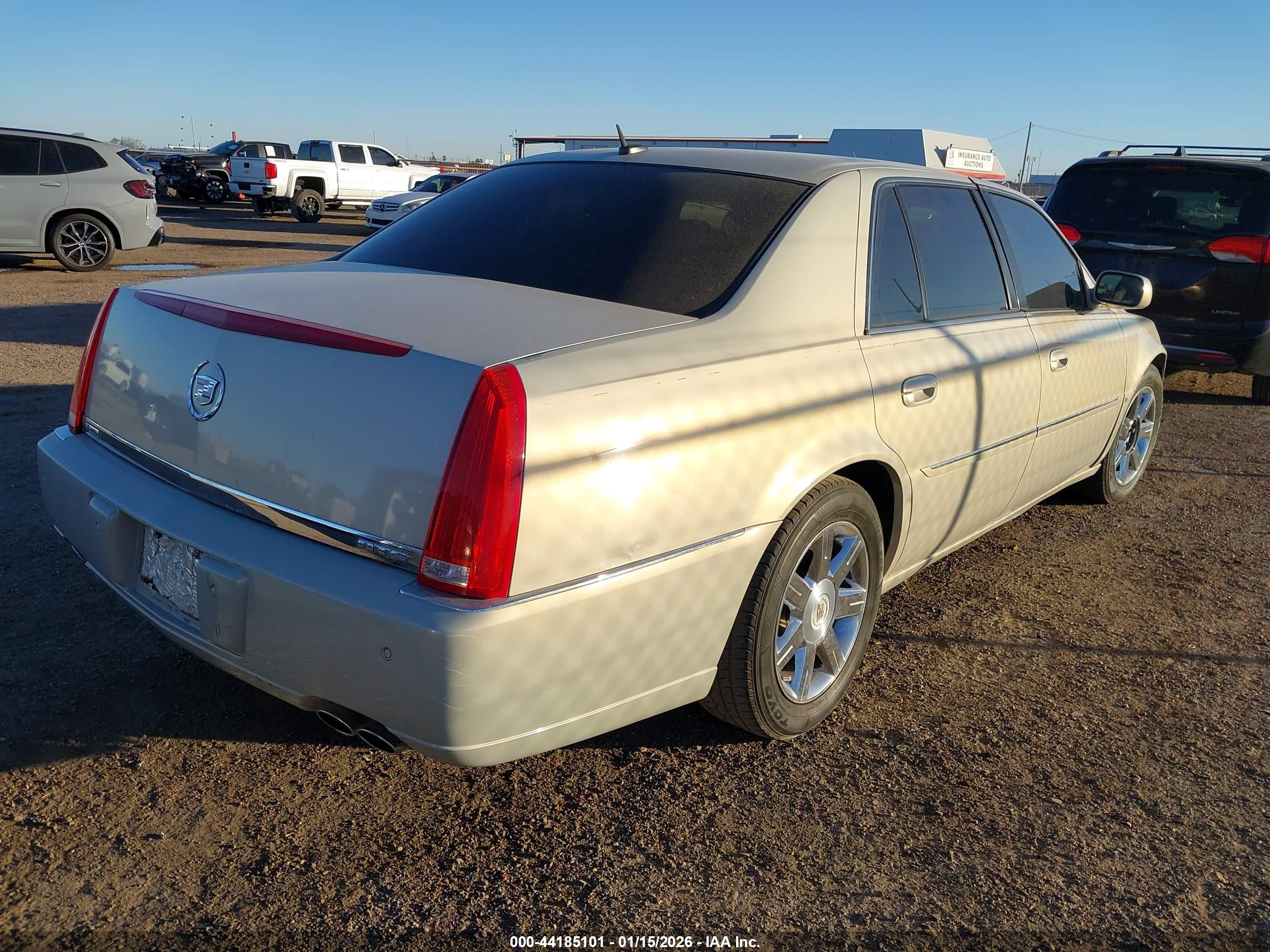 CADILLAC DTS image 4