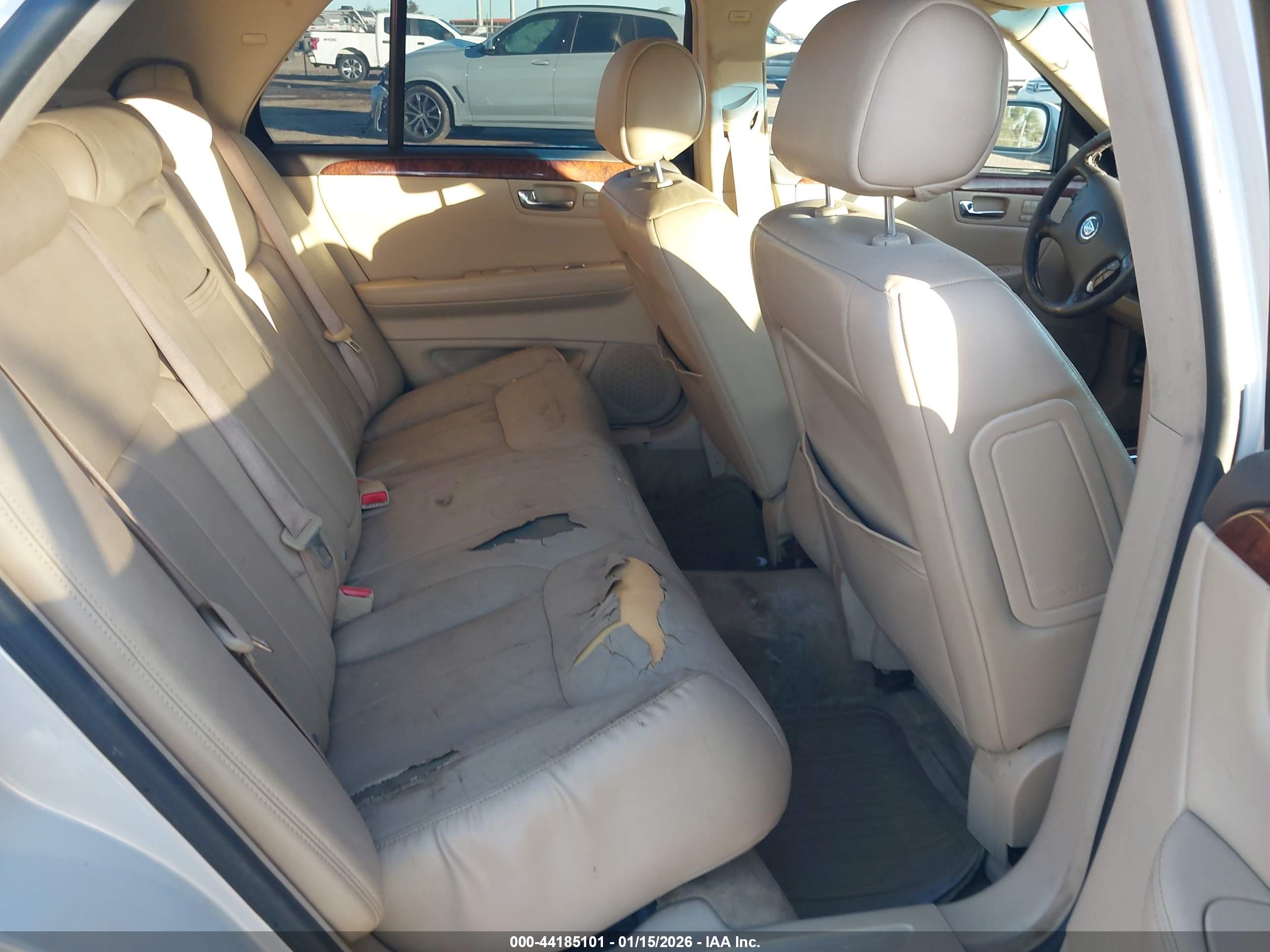 CADILLAC DTS image 8