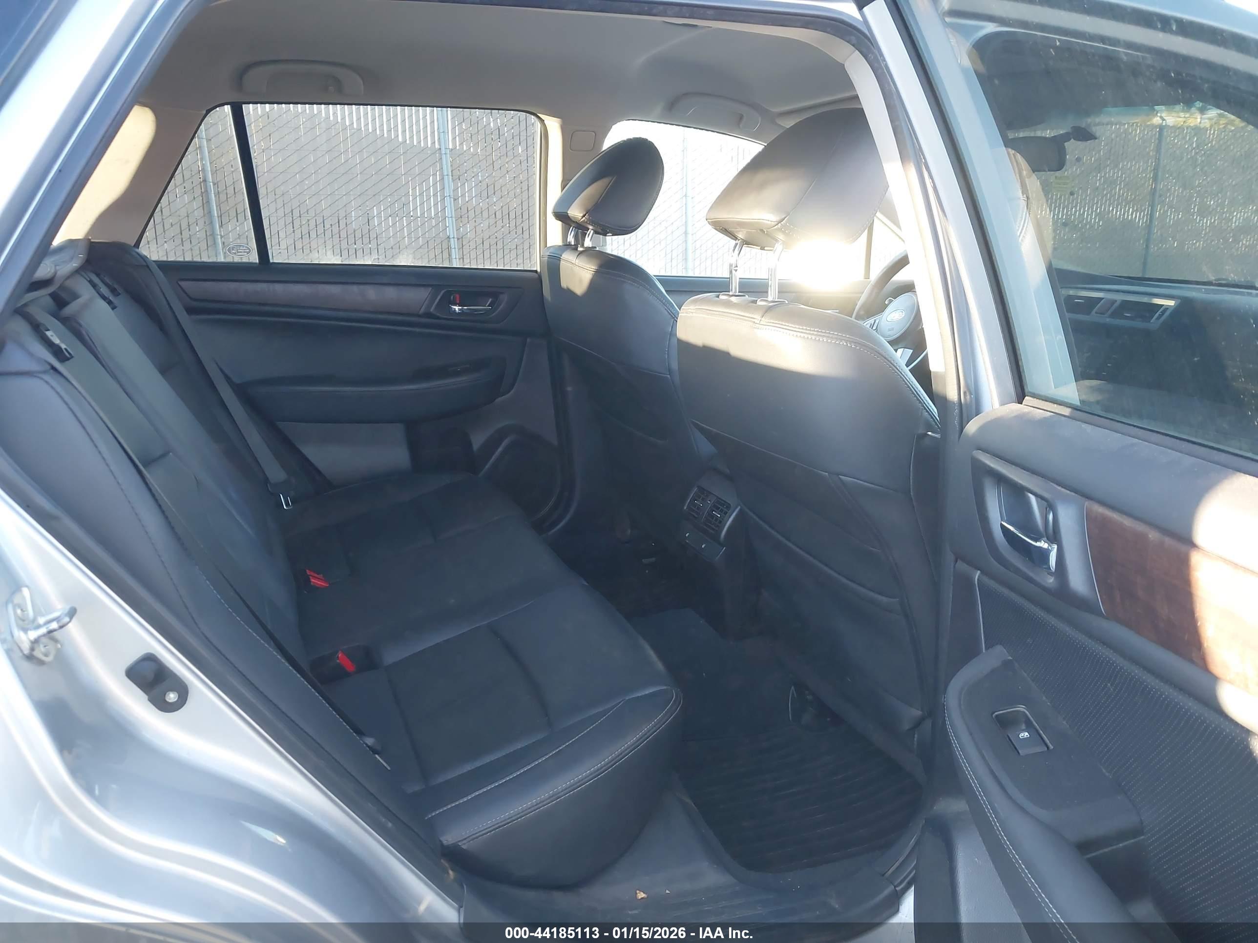 SUBARU OUTBACK image 8