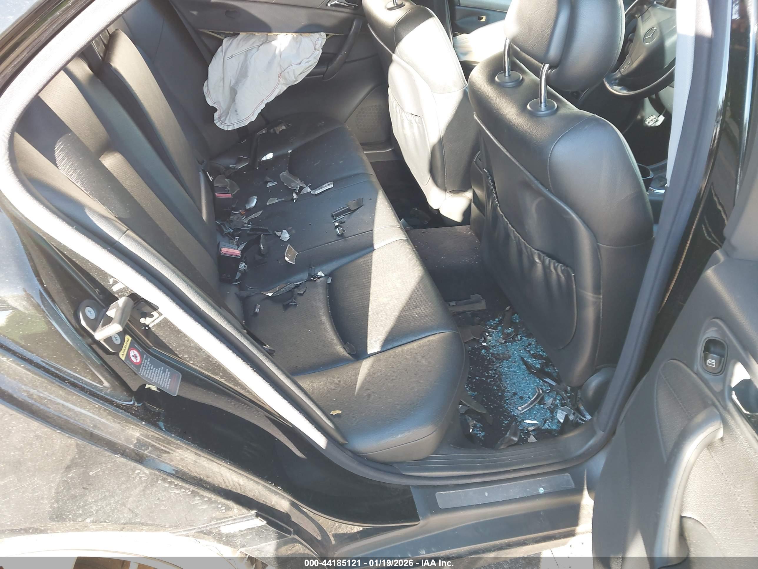 MERCEDES-BENZ C image 8