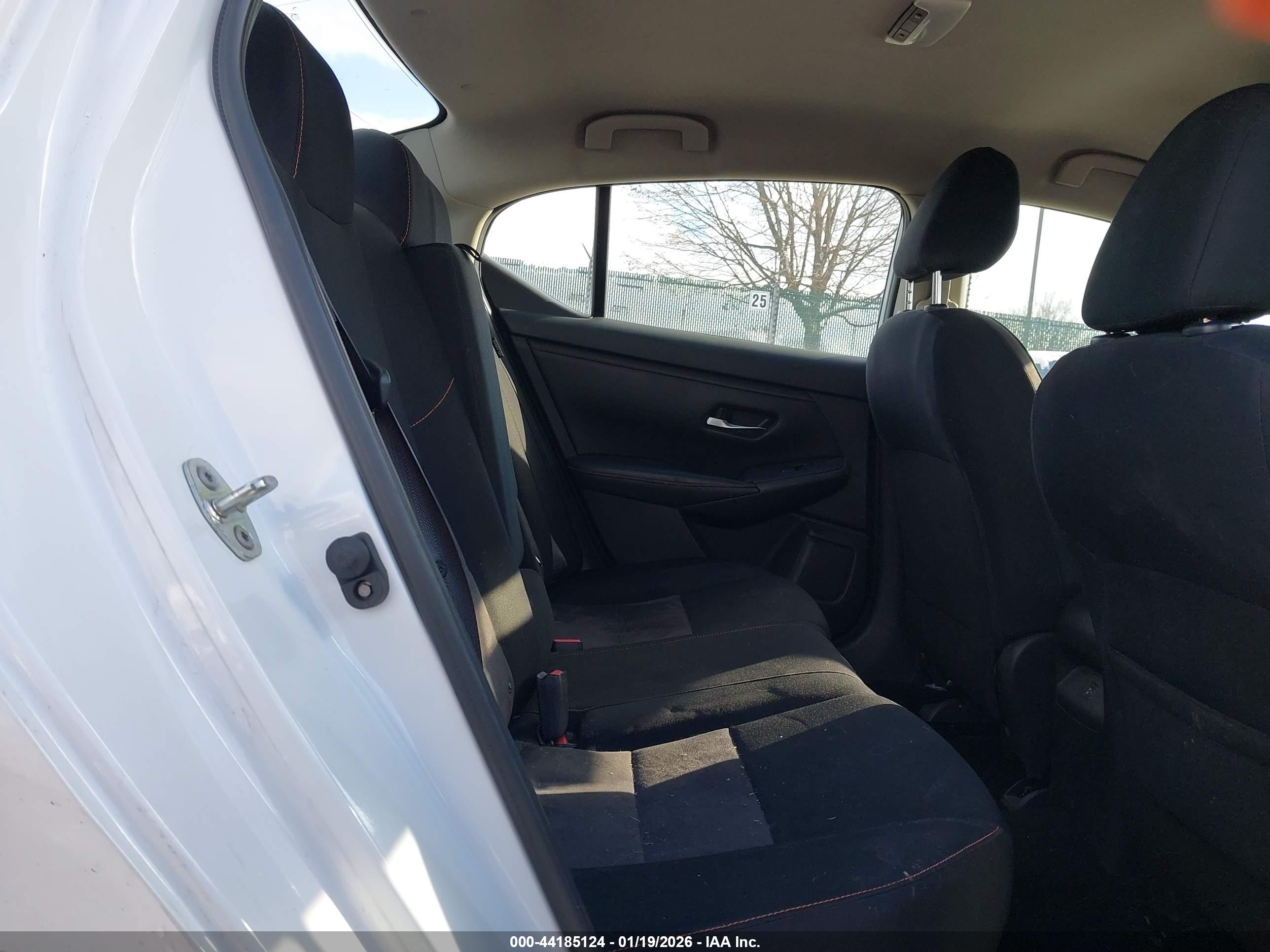NISSAN SENTRA image 8