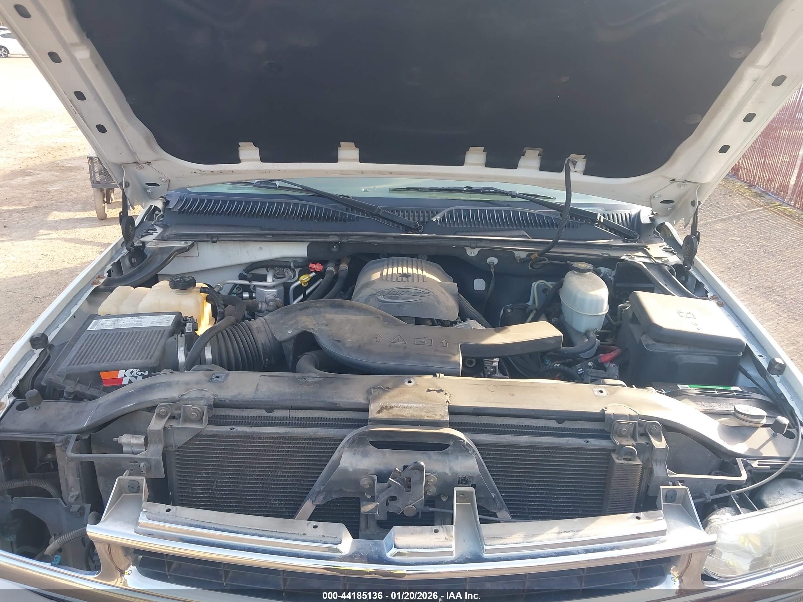 CHEVROLET SUBURBAN image 10