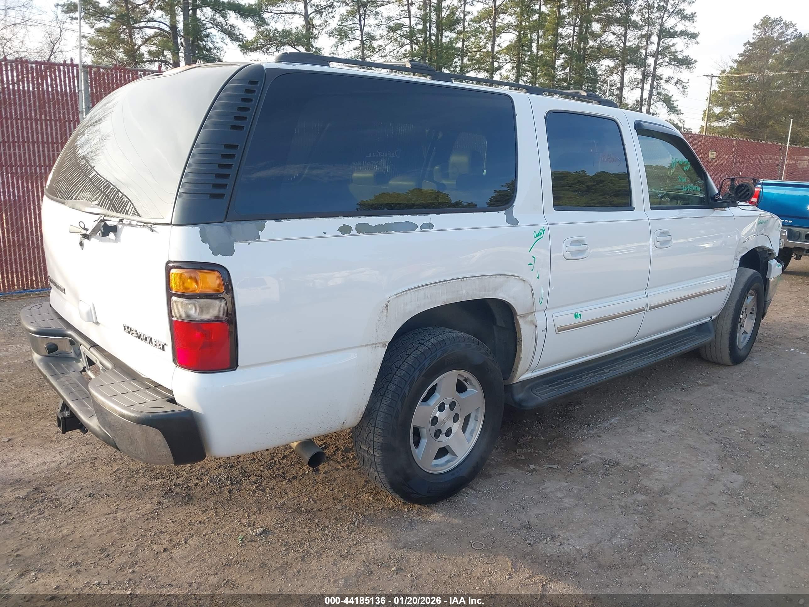 CHEVROLET SUBURBAN image 4