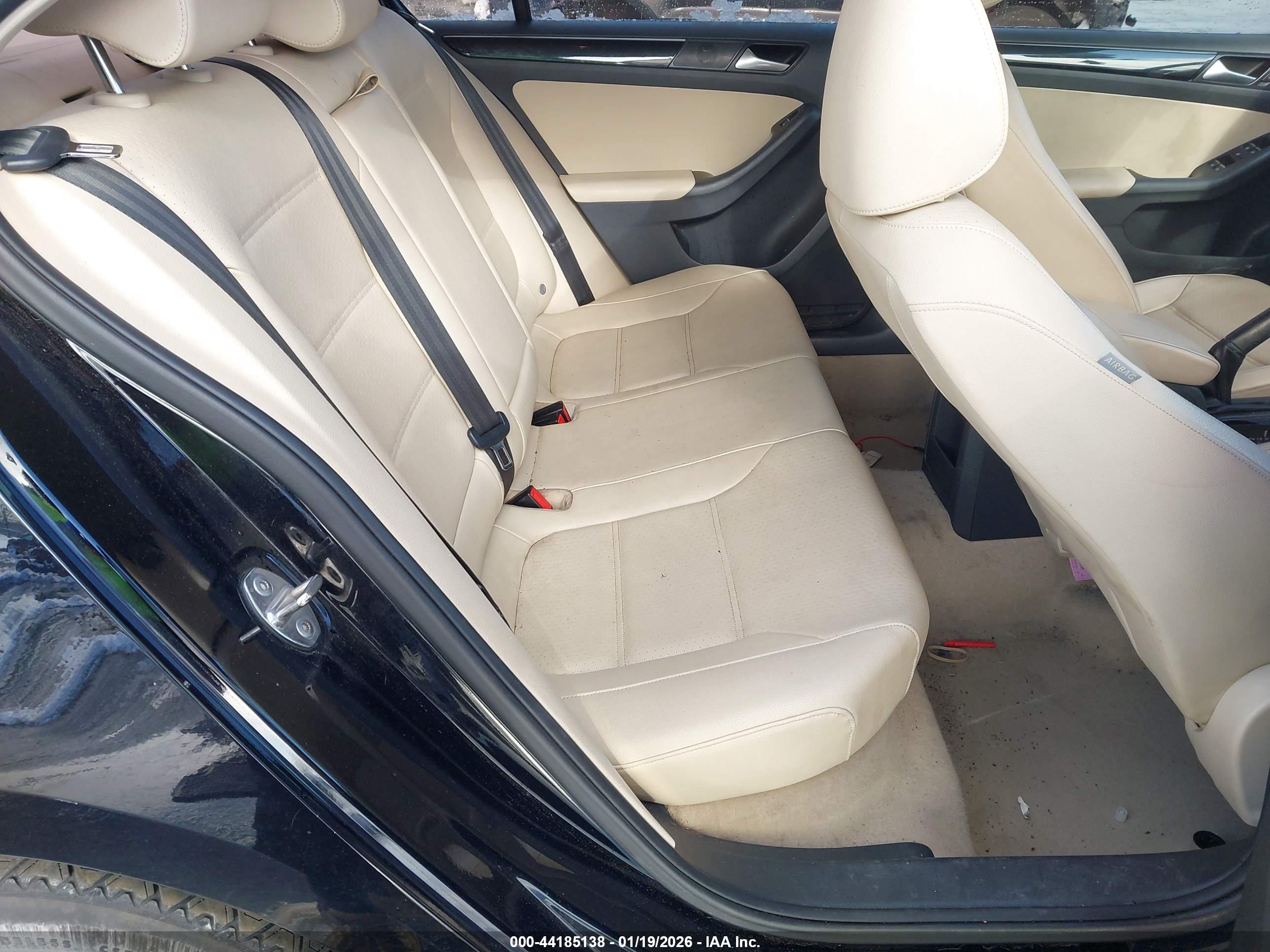 VOLKSWAGEN JETTA image 8