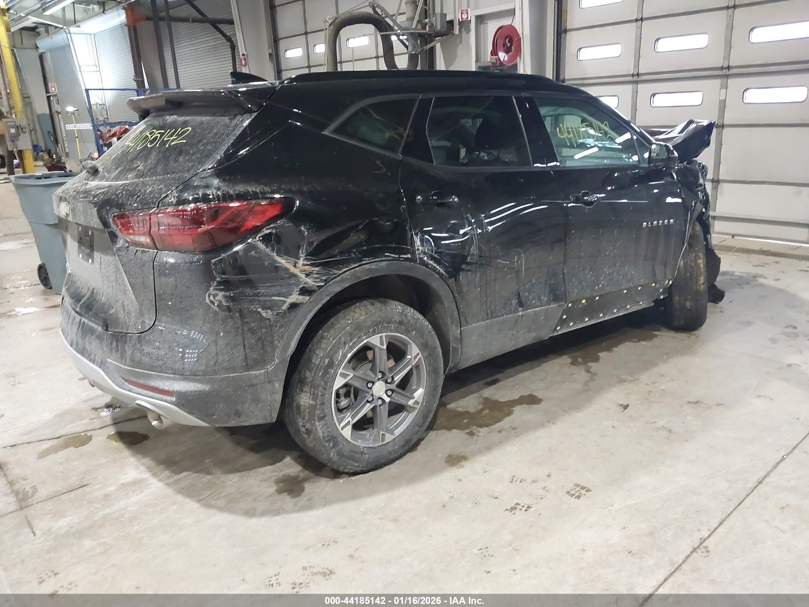 CHEVROLET BLAZER image 4