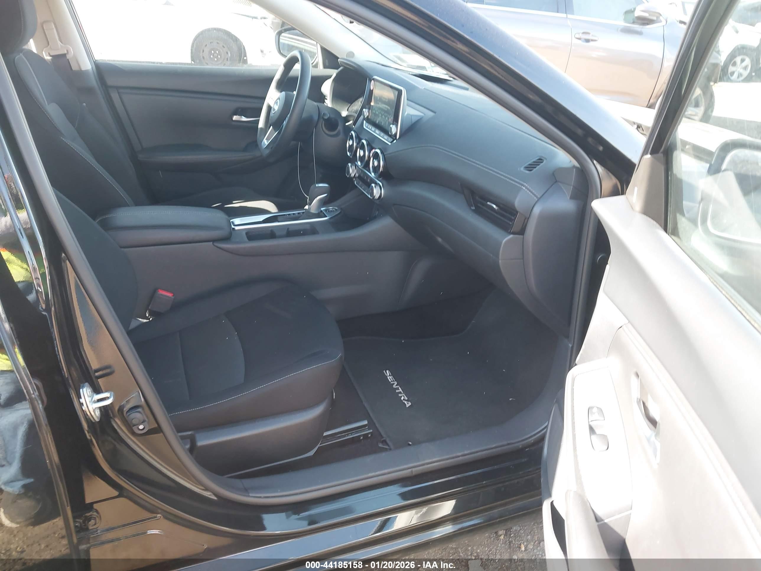 NISSAN SENTRA image 5