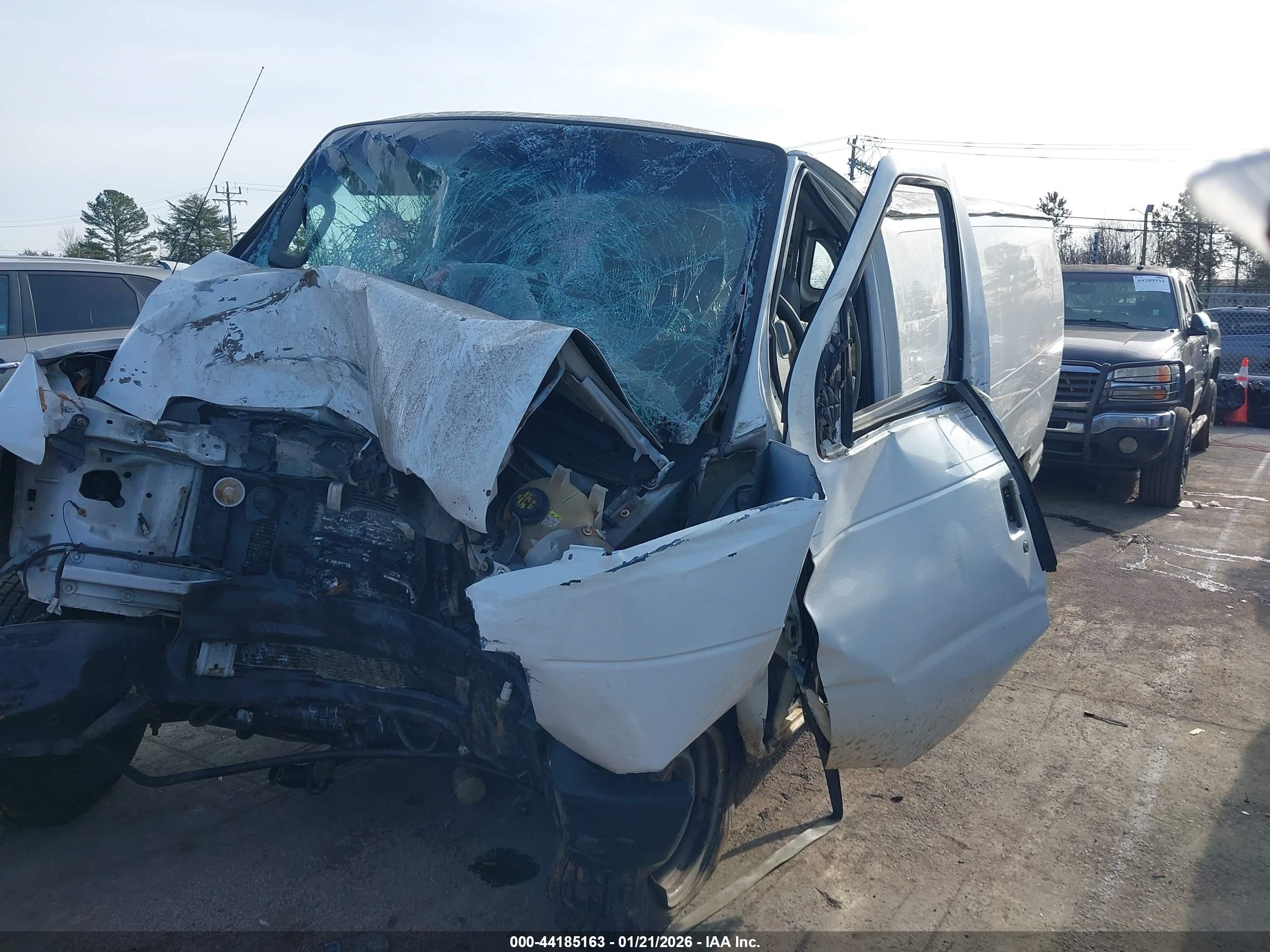 FORD E-250 image 2