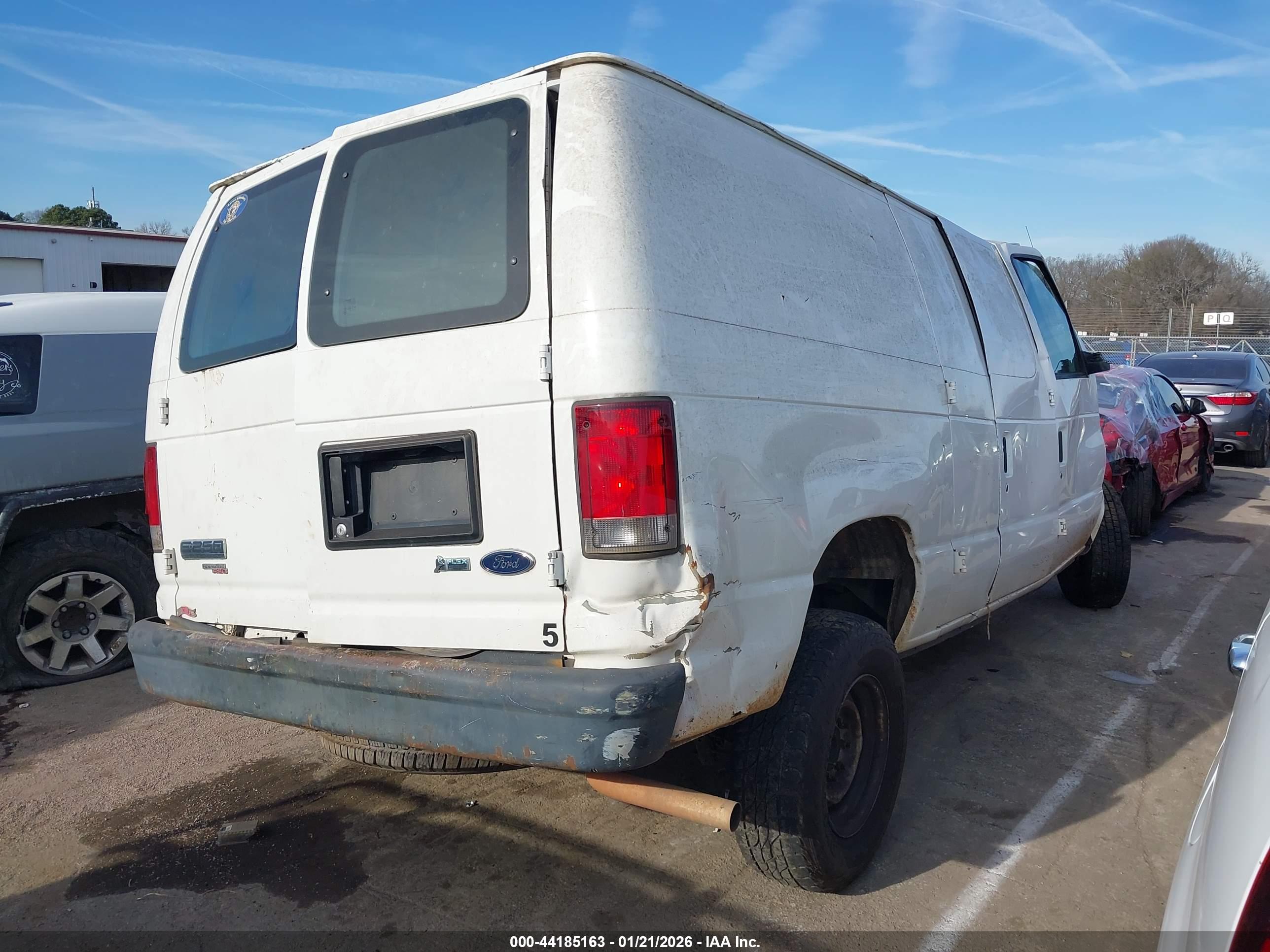 FORD E-250 image 4