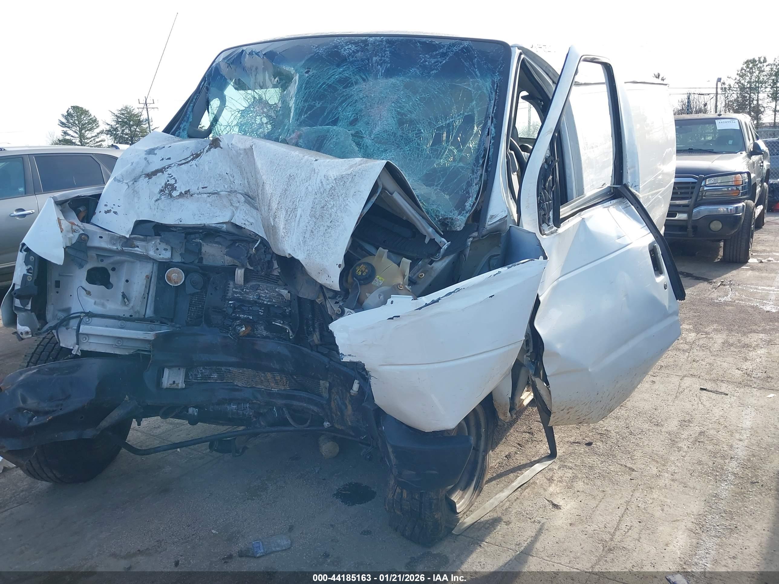 FORD E-250 image 6