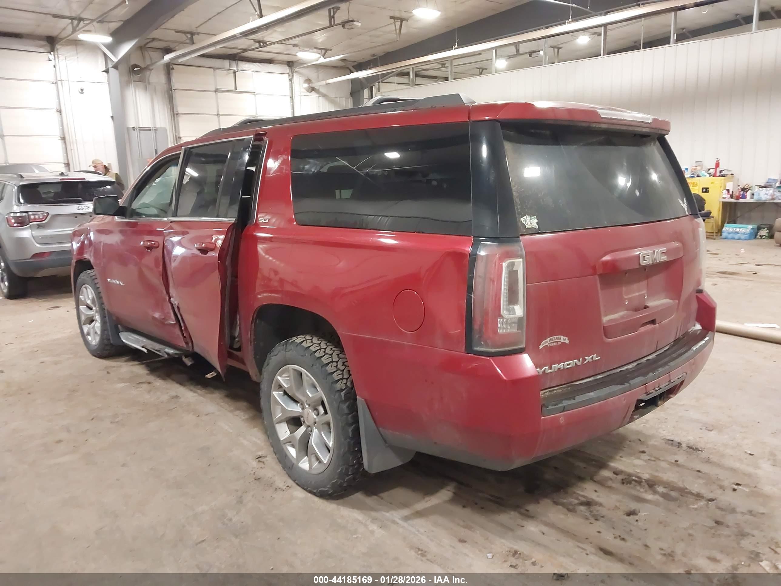 GMC YUKON image 3
