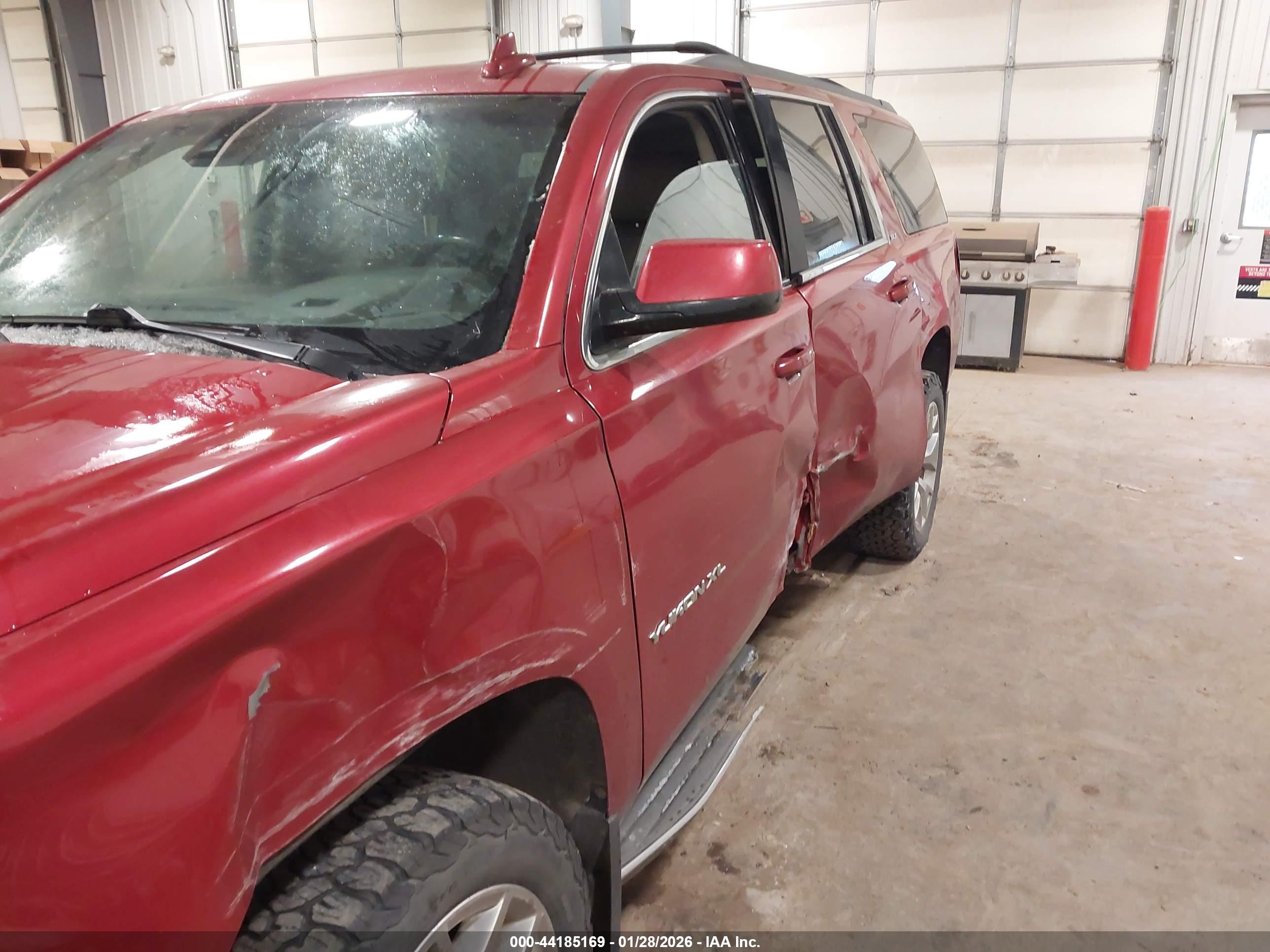 GMC YUKON image 6