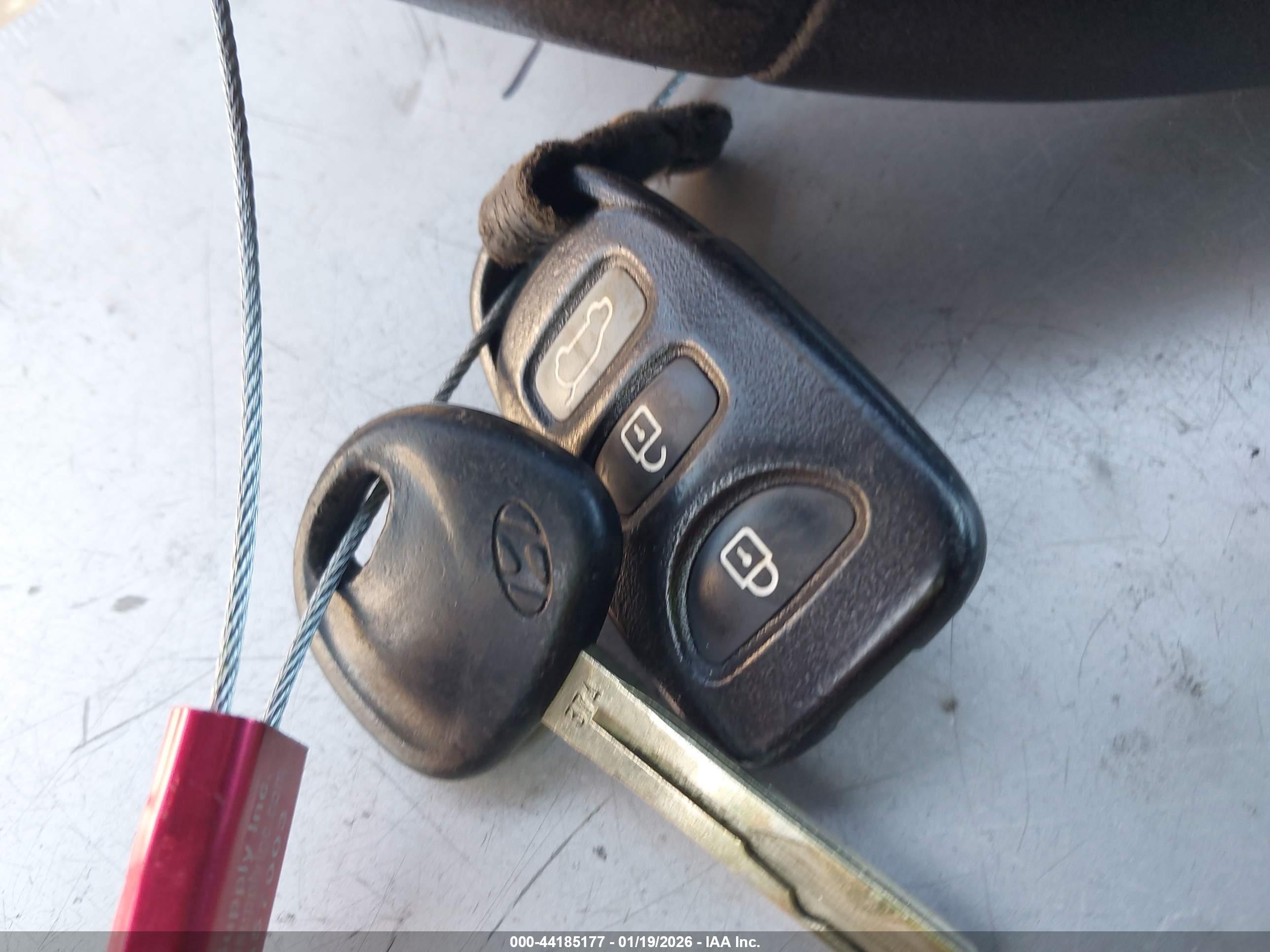 HYUNDAI ELANTRA image 11