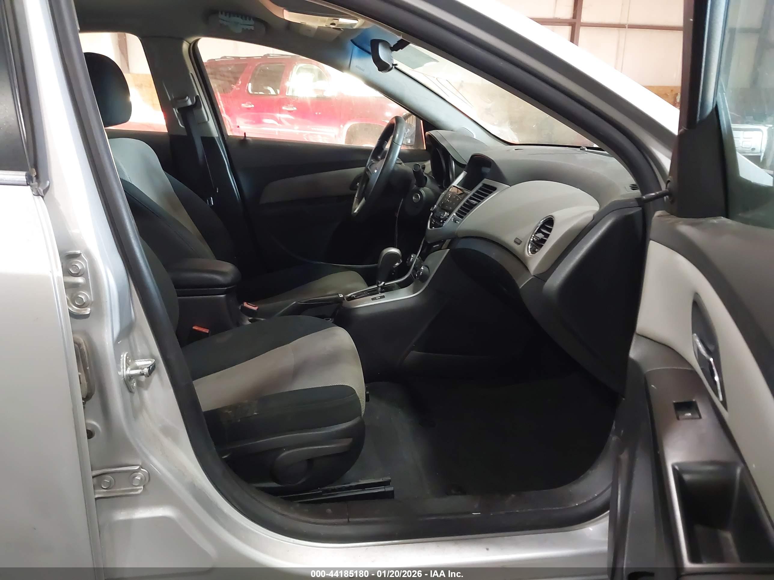 CHEVROLET CRUZE image 5