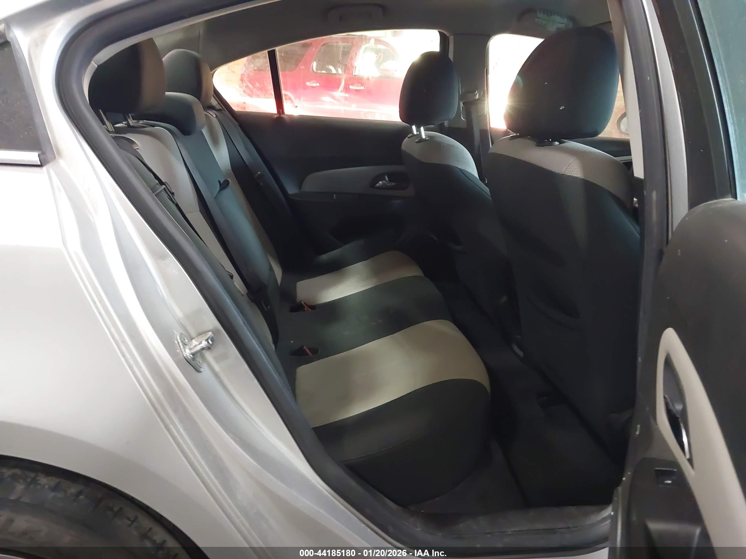 CHEVROLET CRUZE image 8