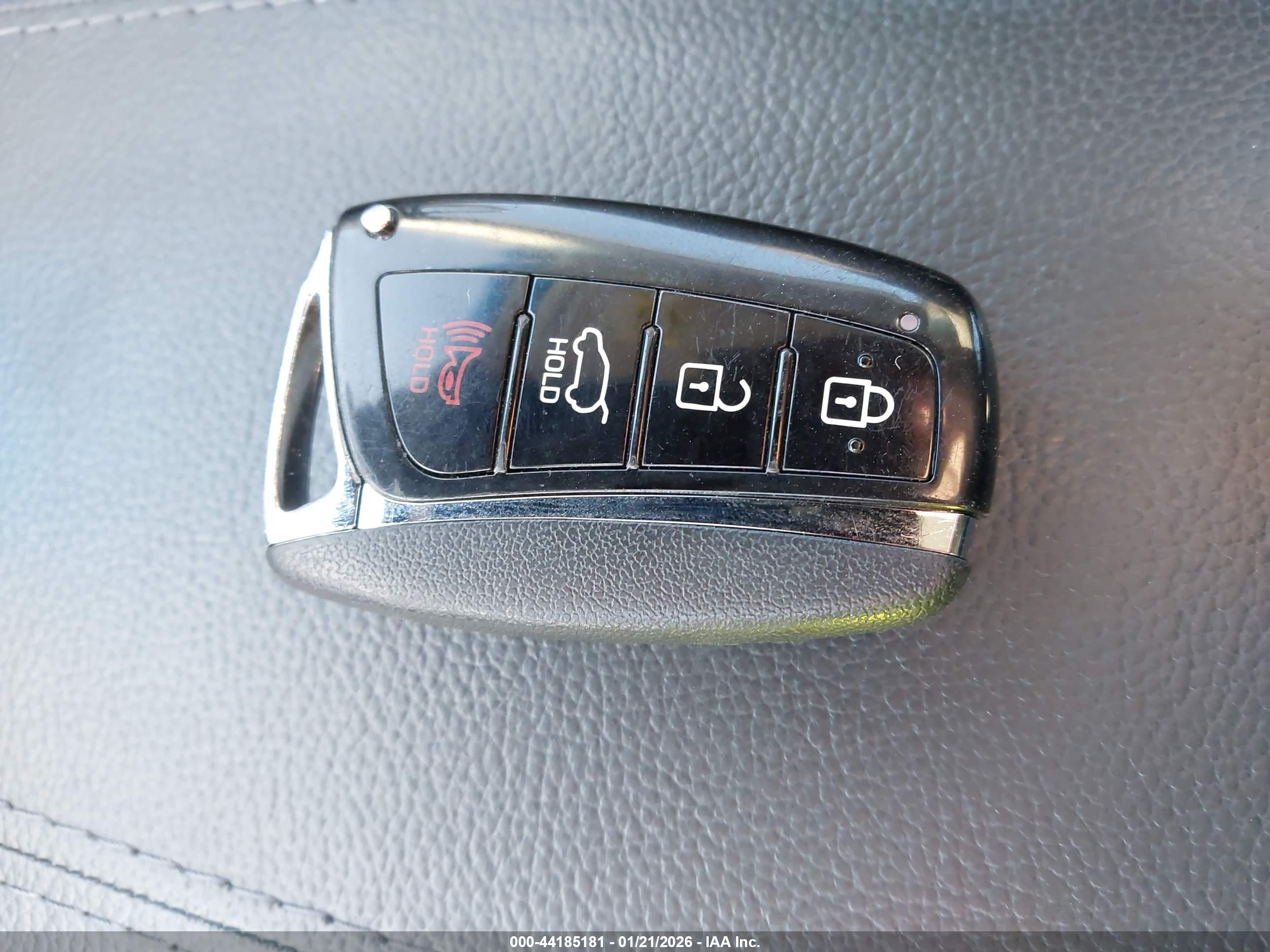 HYUNDAI SANTA image 11