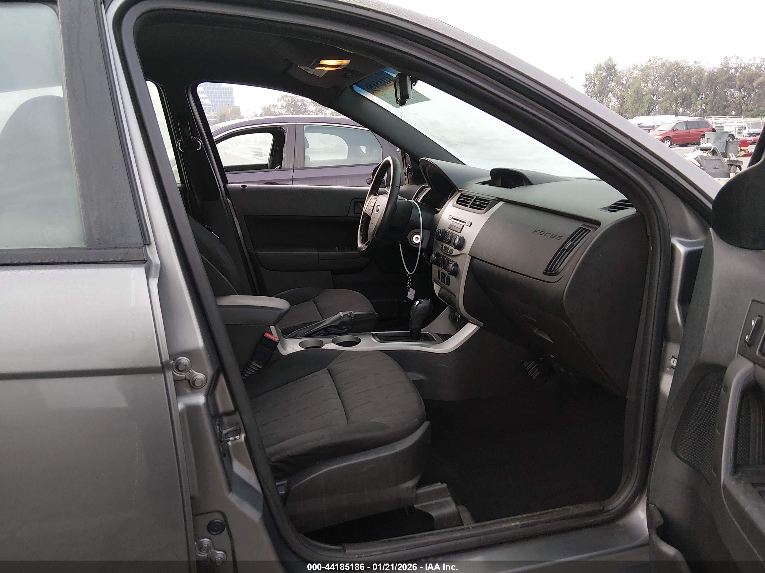 FORD FOCUS image 5