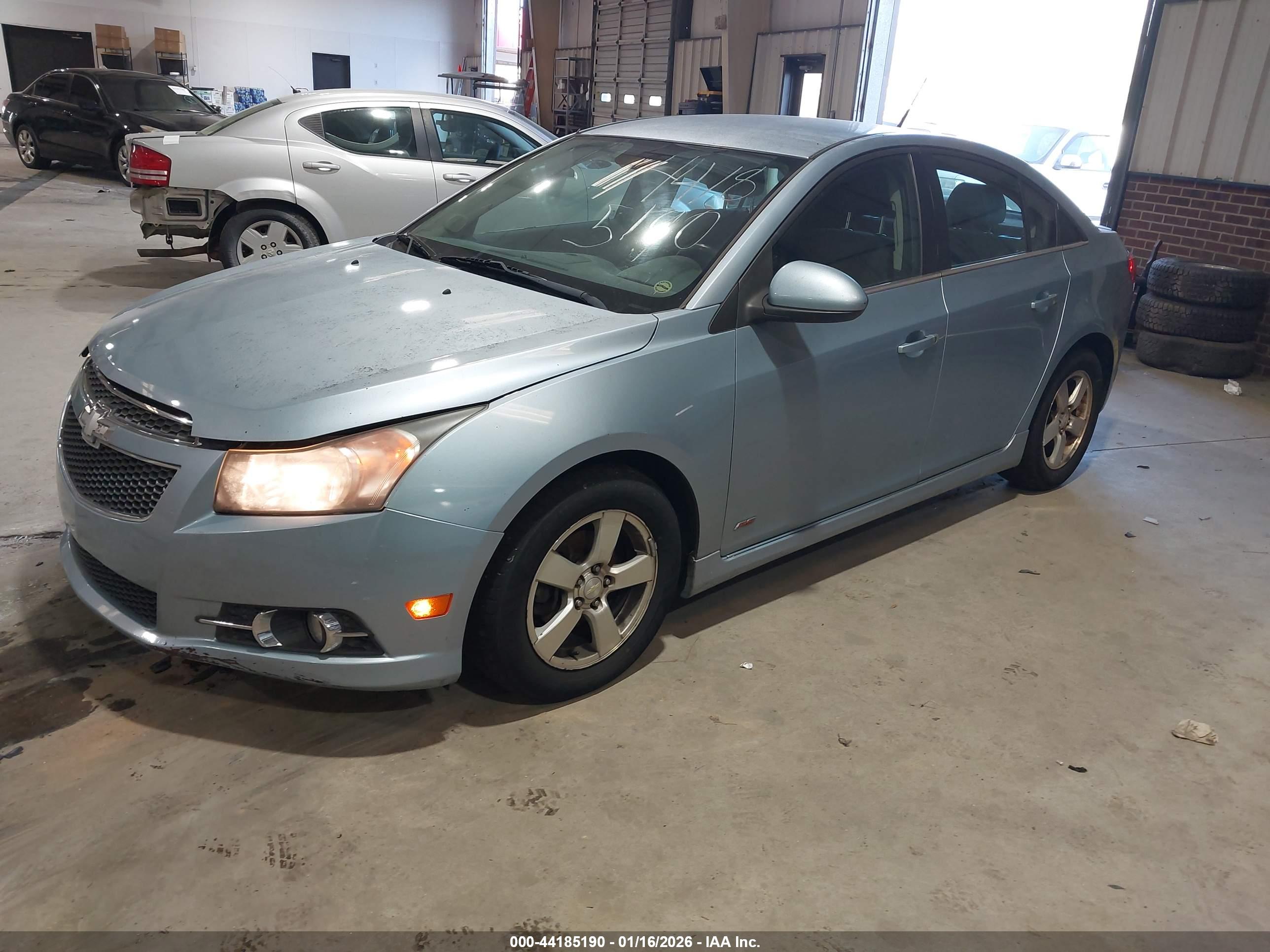 CHEVROLET CRUZE image 2