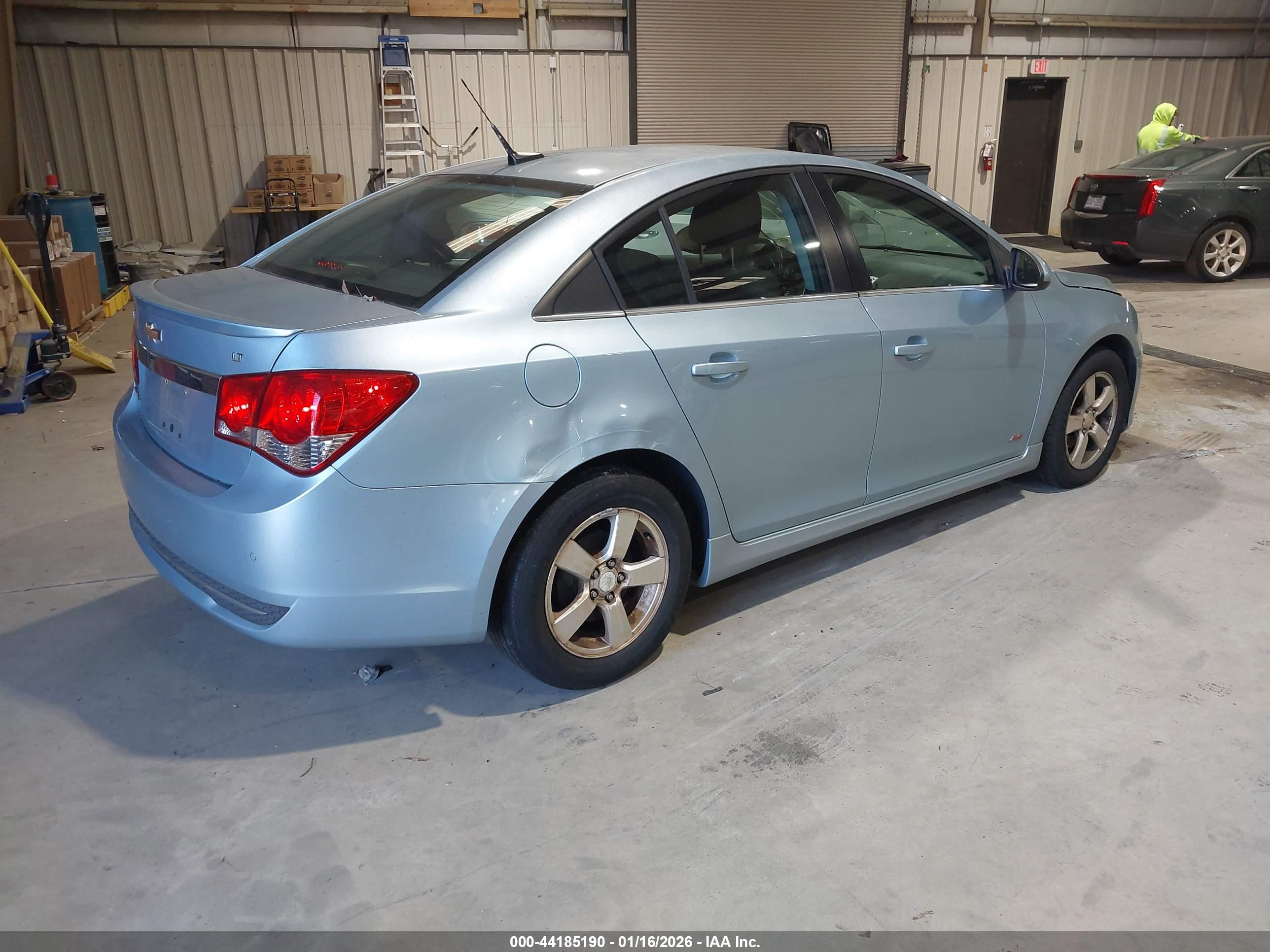 CHEVROLET CRUZE image 4