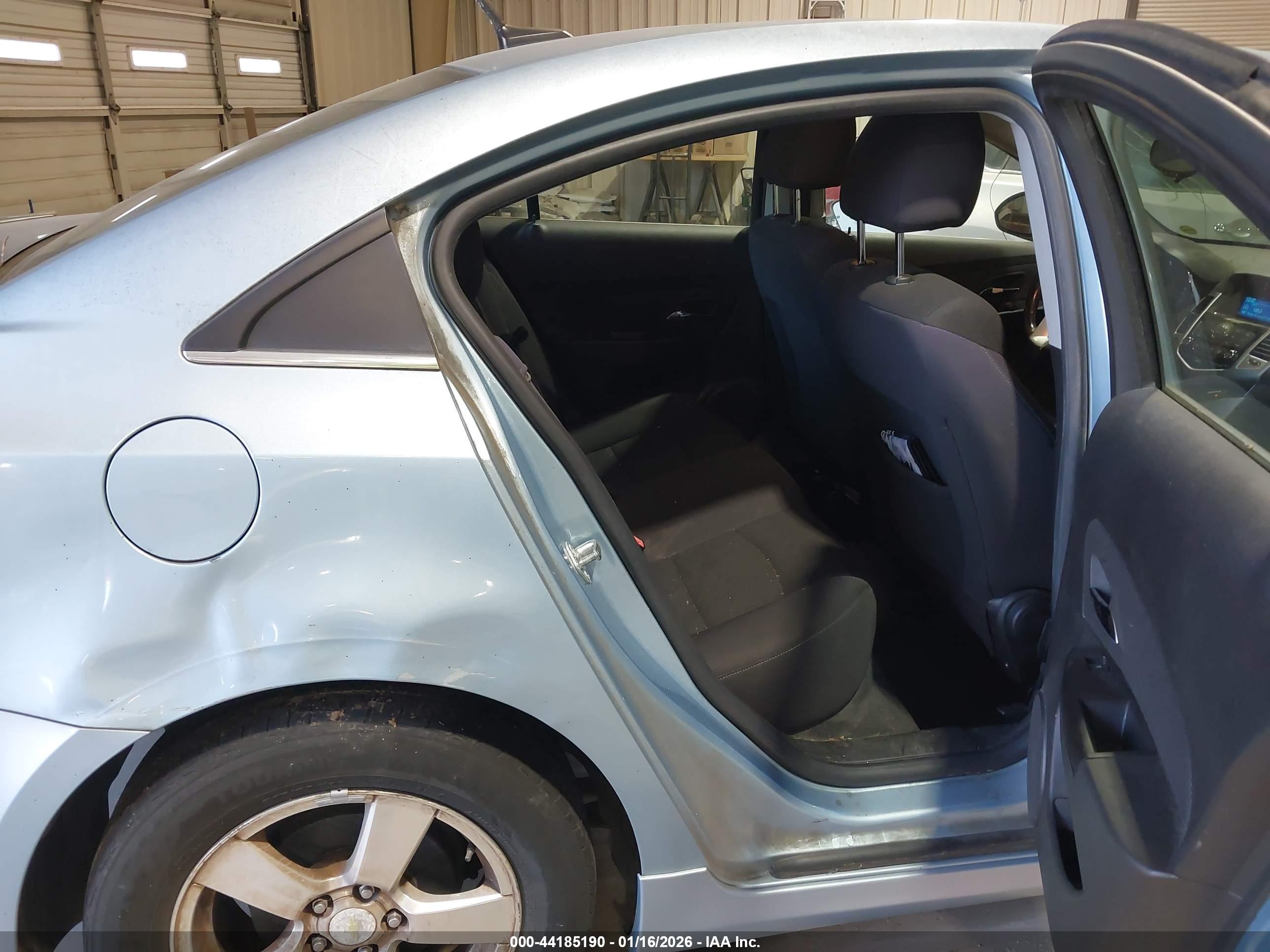 CHEVROLET CRUZE image 8
