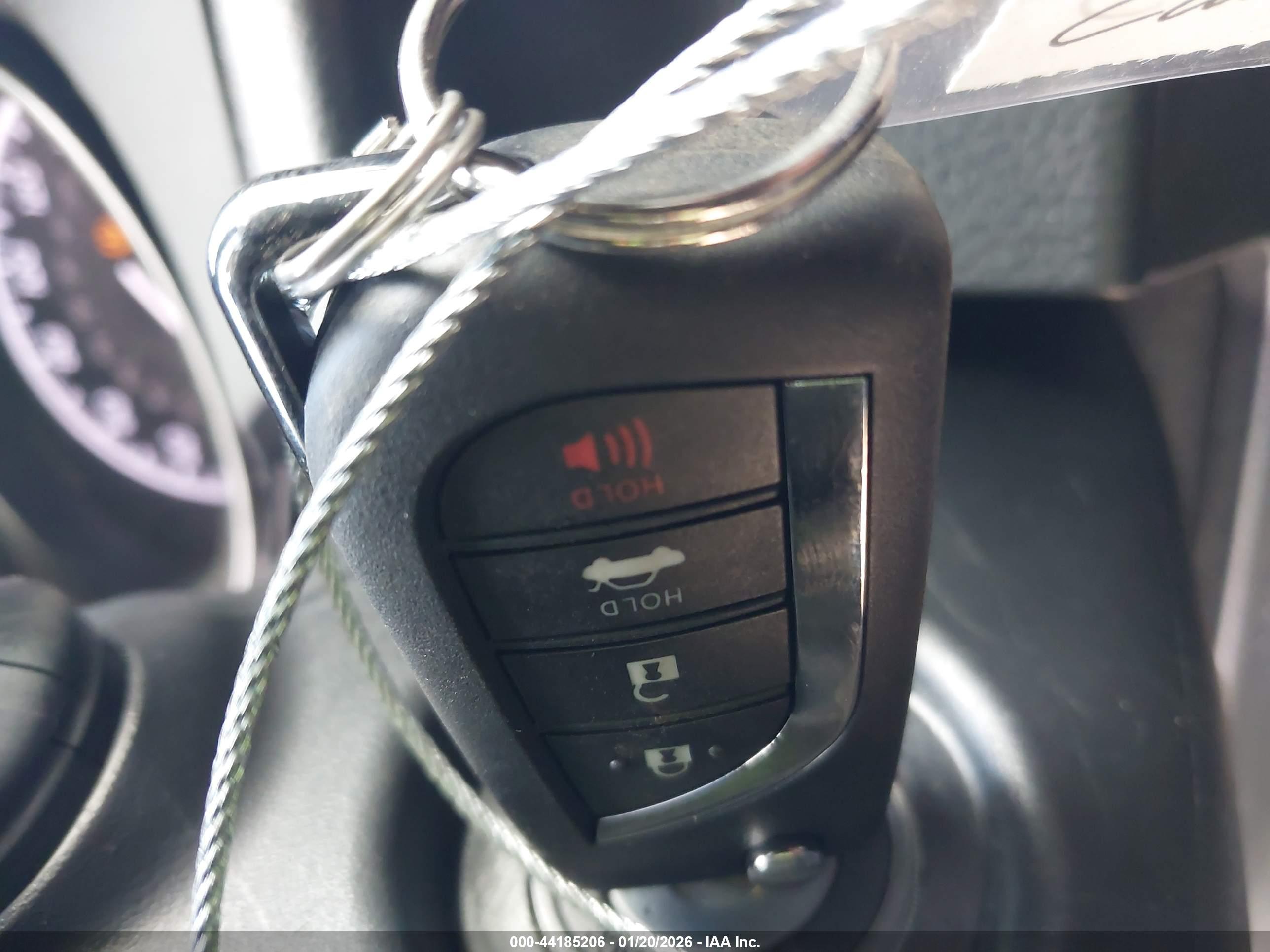 TOYOTA CAMRY image 11