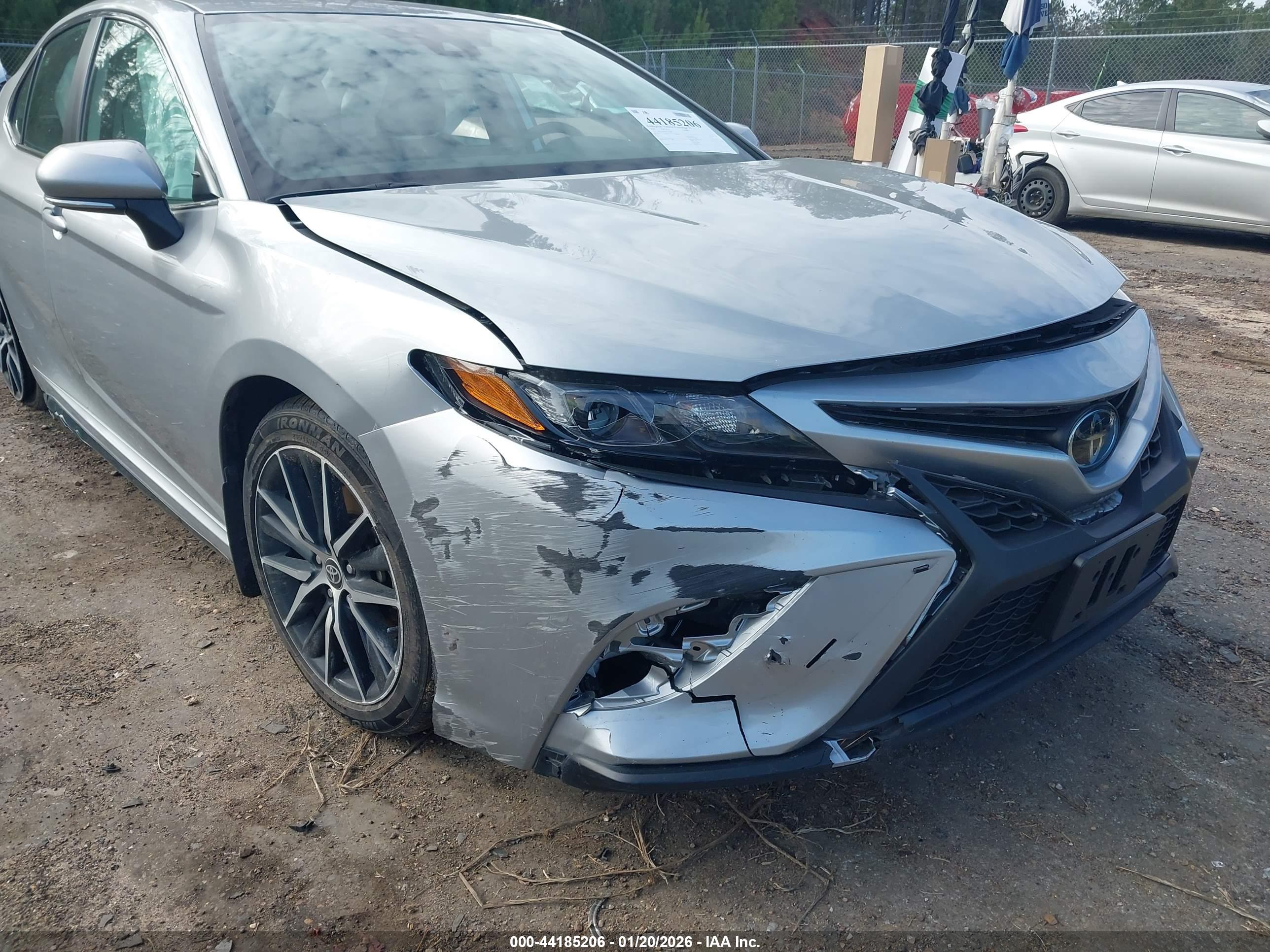 TOYOTA CAMRY image 6