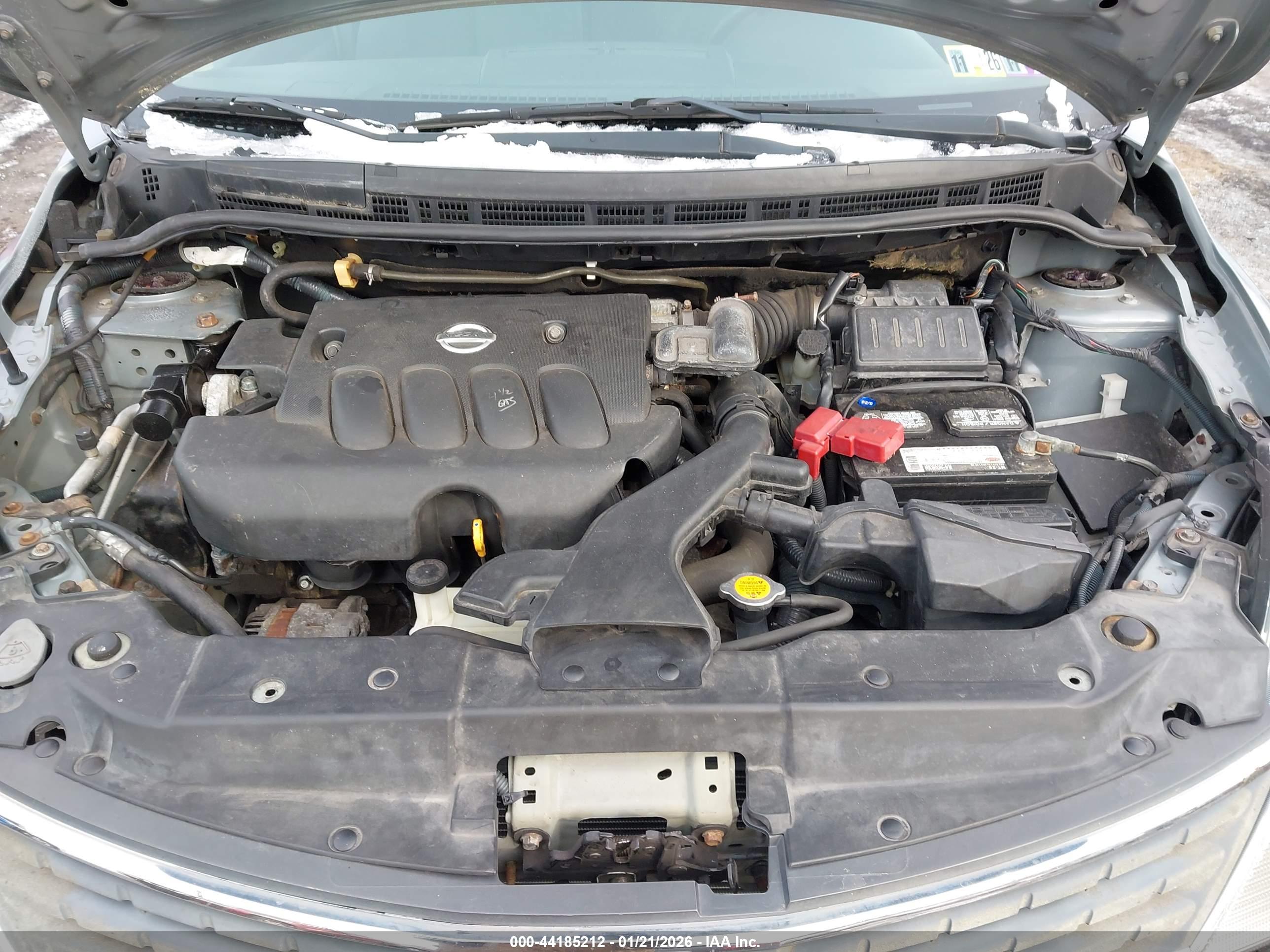 NISSAN VERSA image 10