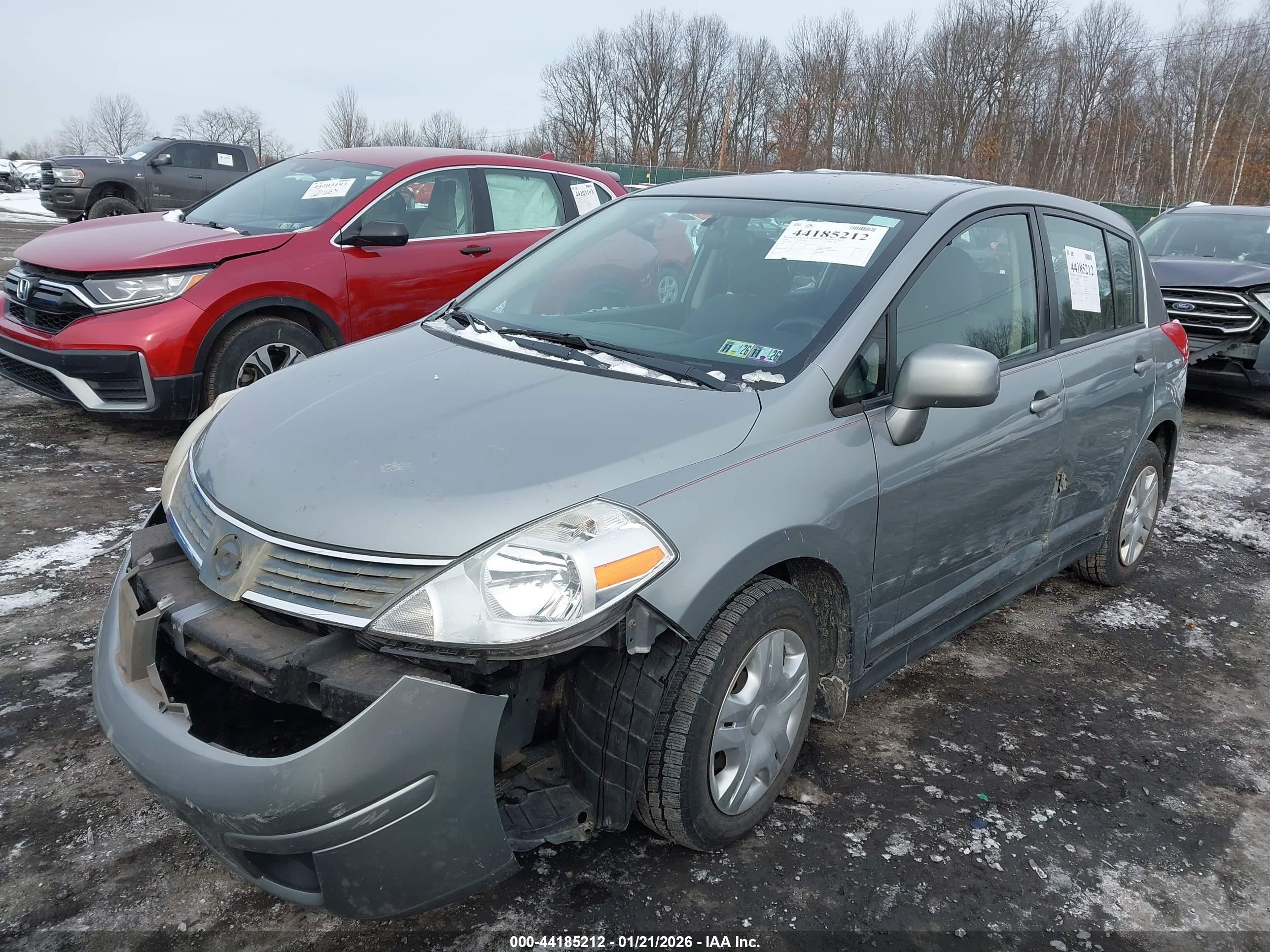 NISSAN VERSA image 6