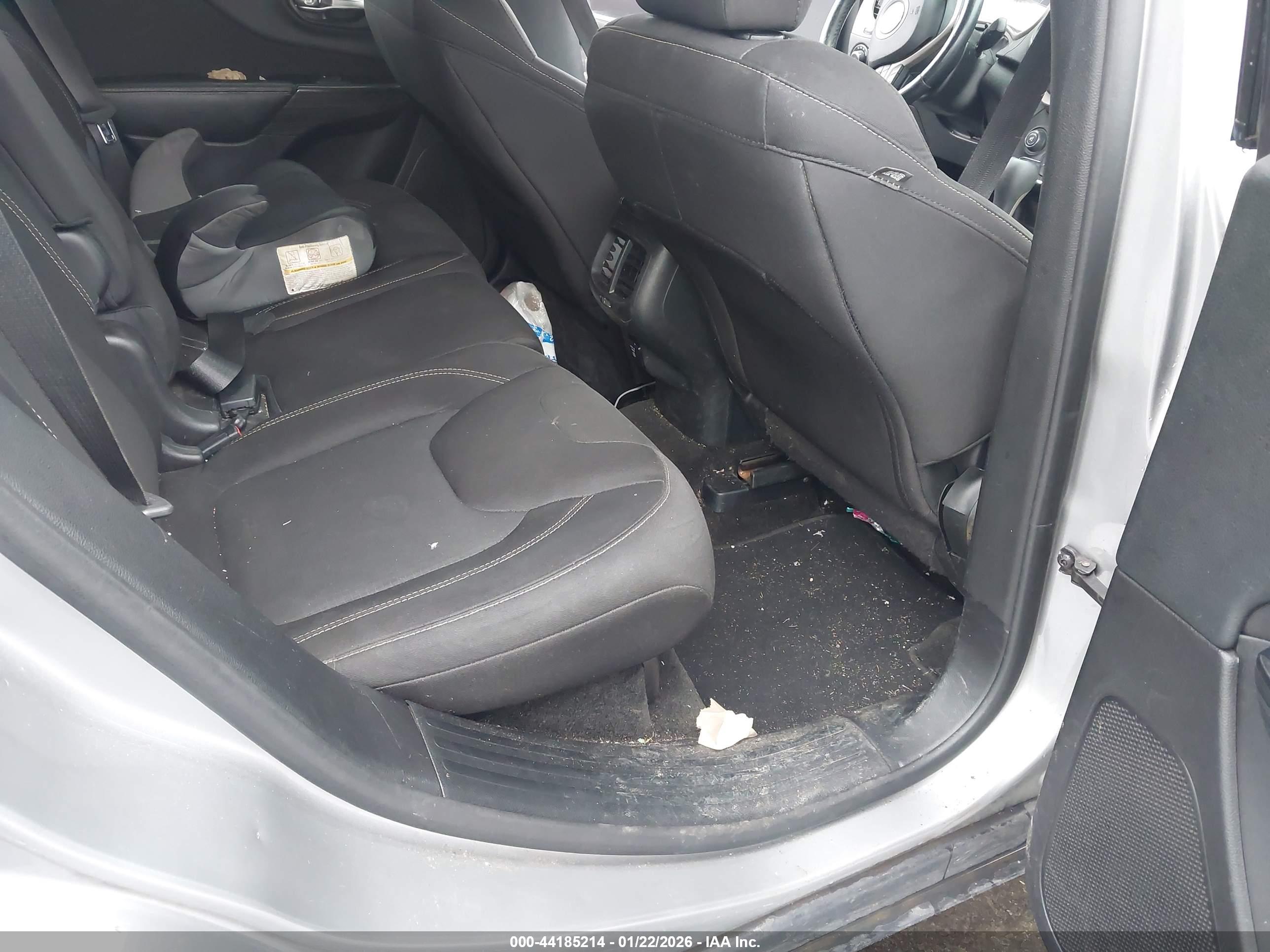 JEEP CHEROKEE image 8