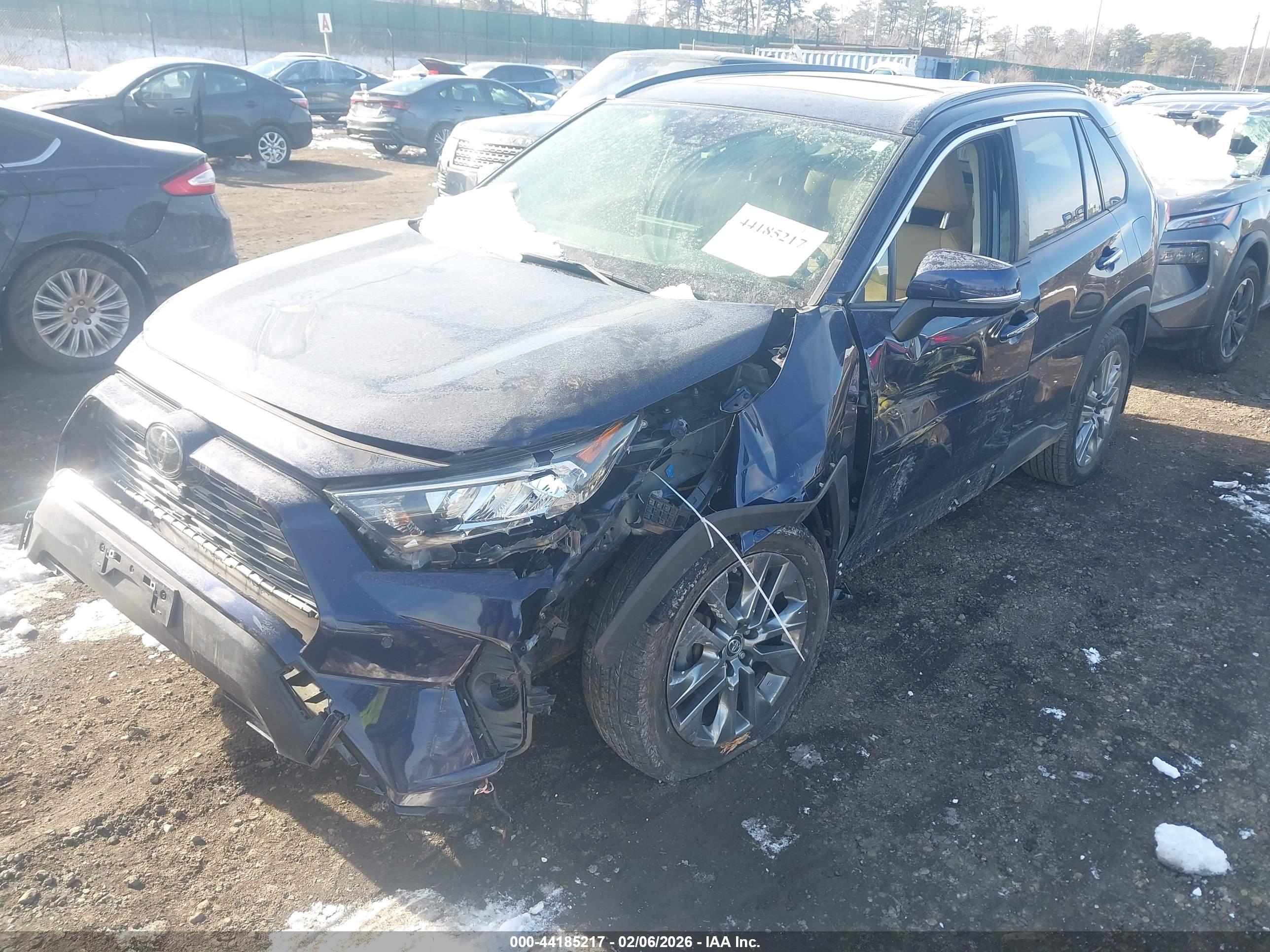 TOYOTA RAV4 image 2