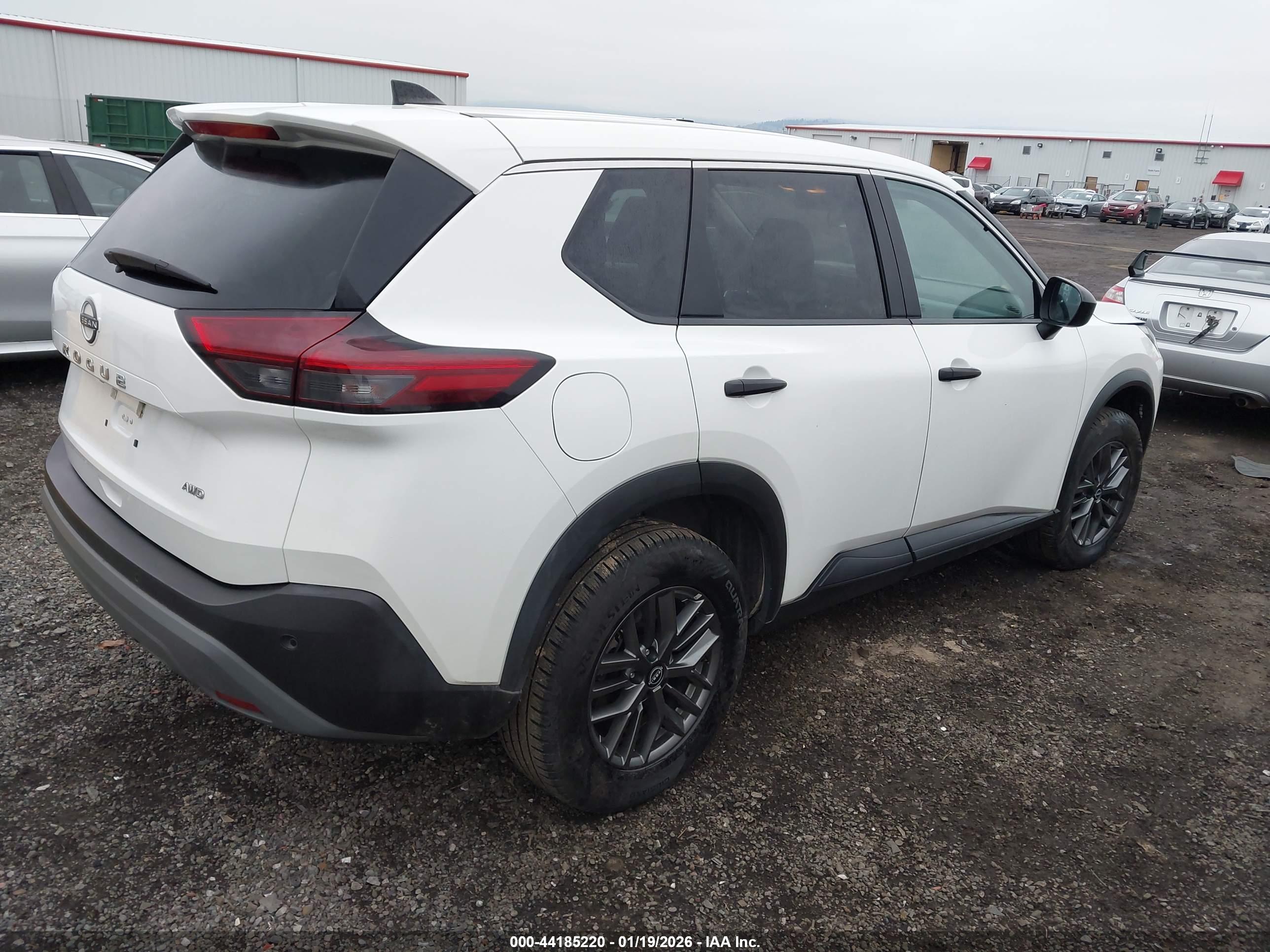 NISSAN ROGUE image 4