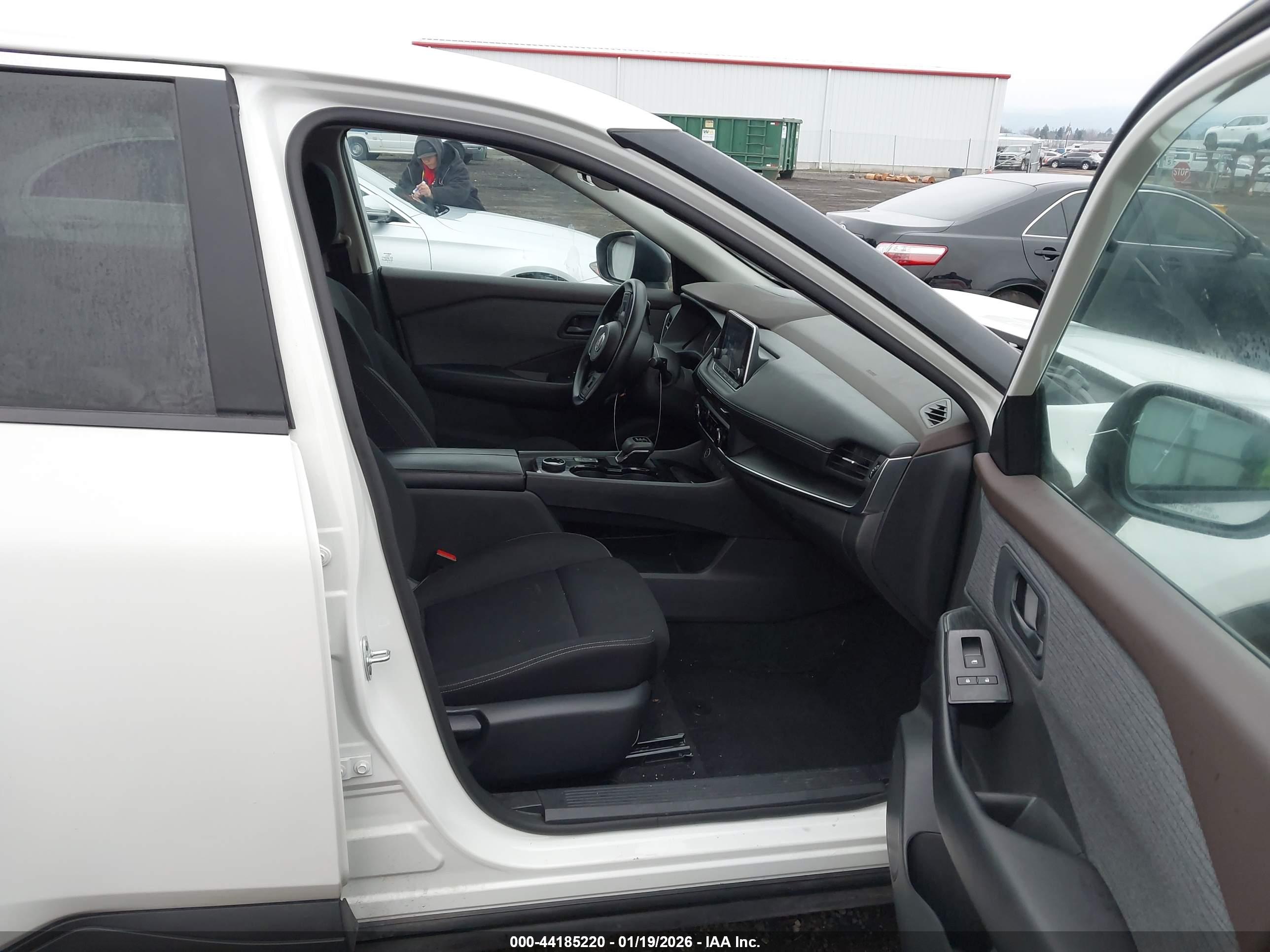 NISSAN ROGUE image 5