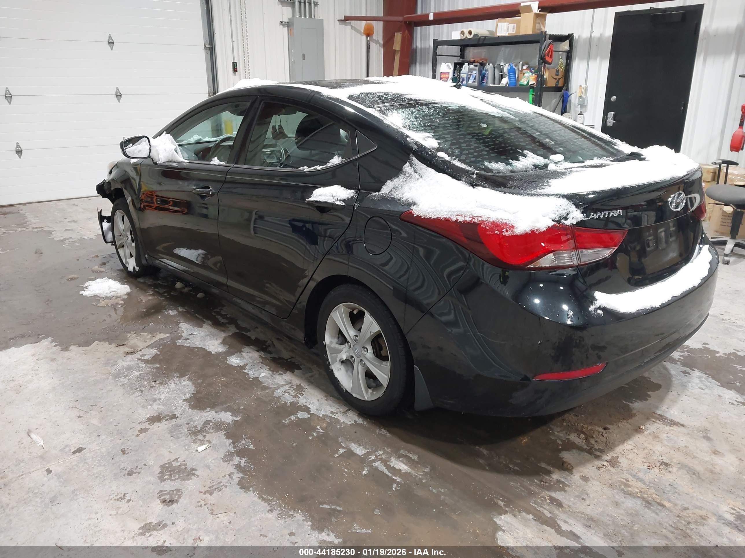 HYUNDAI ELANTRA image 3