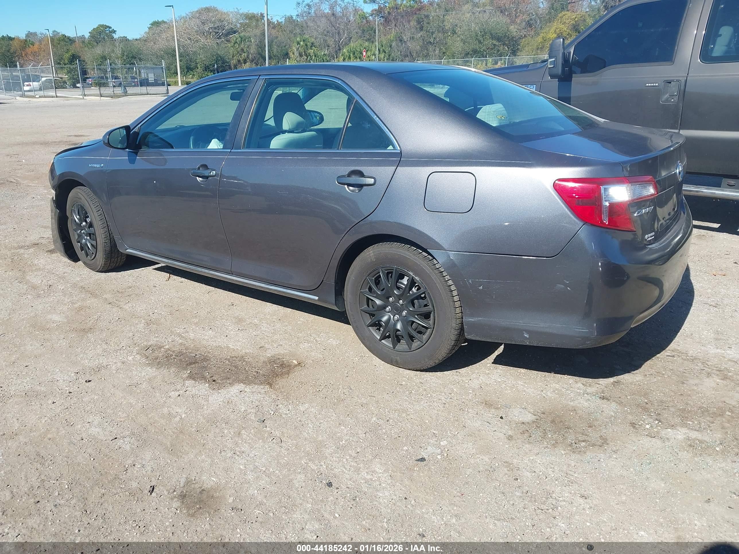TOYOTA CAMRY image 3