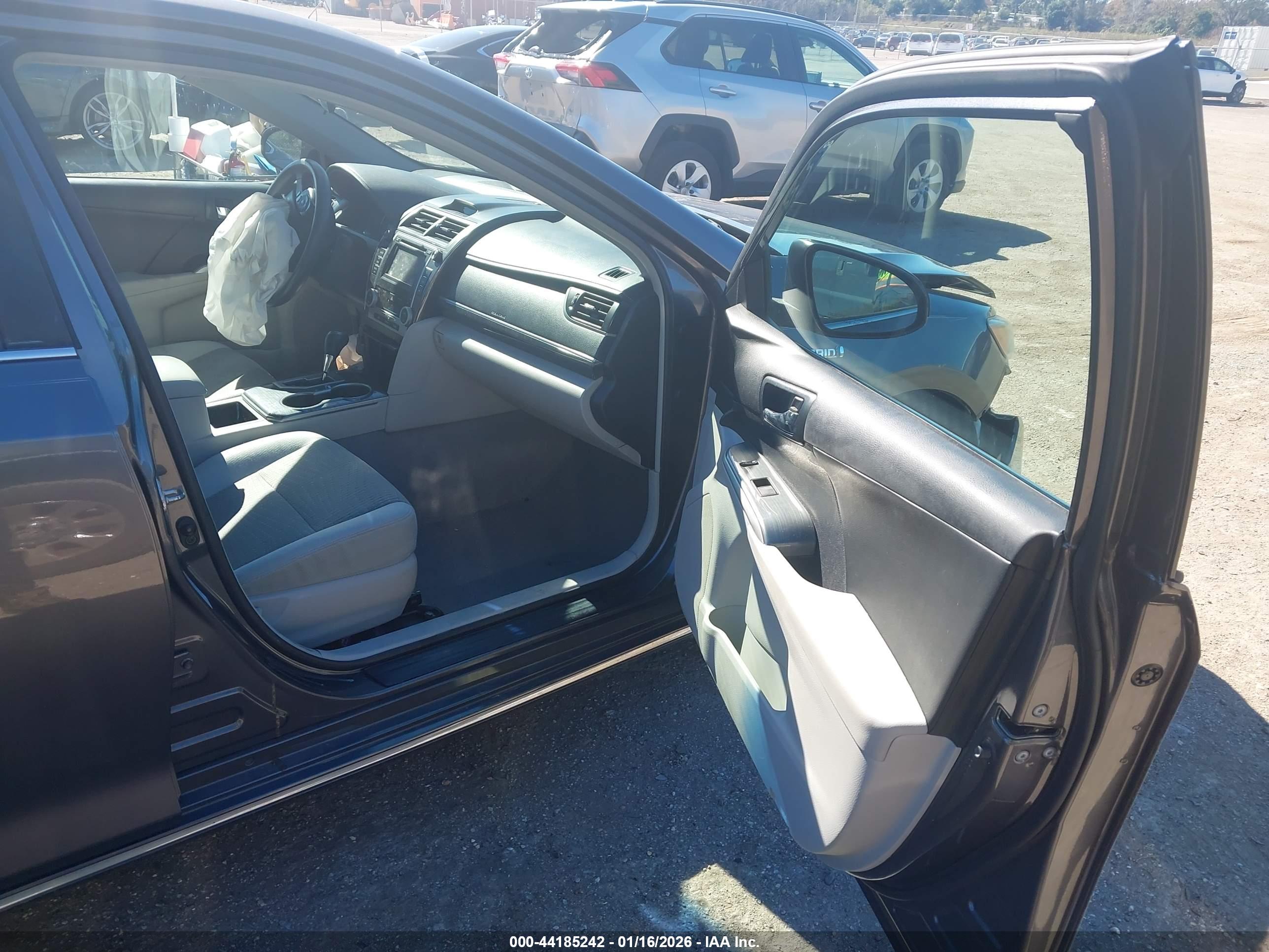 TOYOTA CAMRY image 5