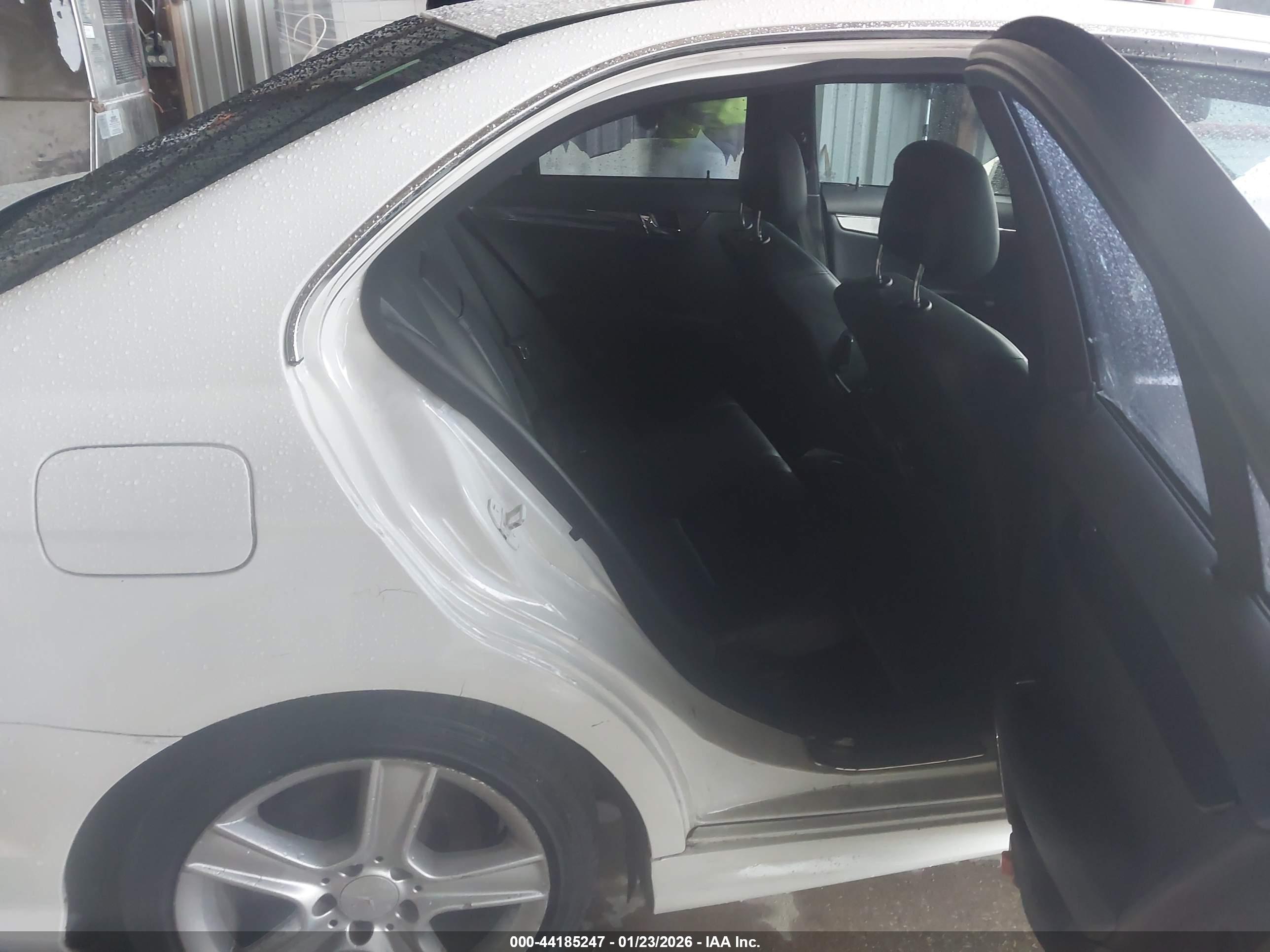 MERCEDES-BENZ C image 8