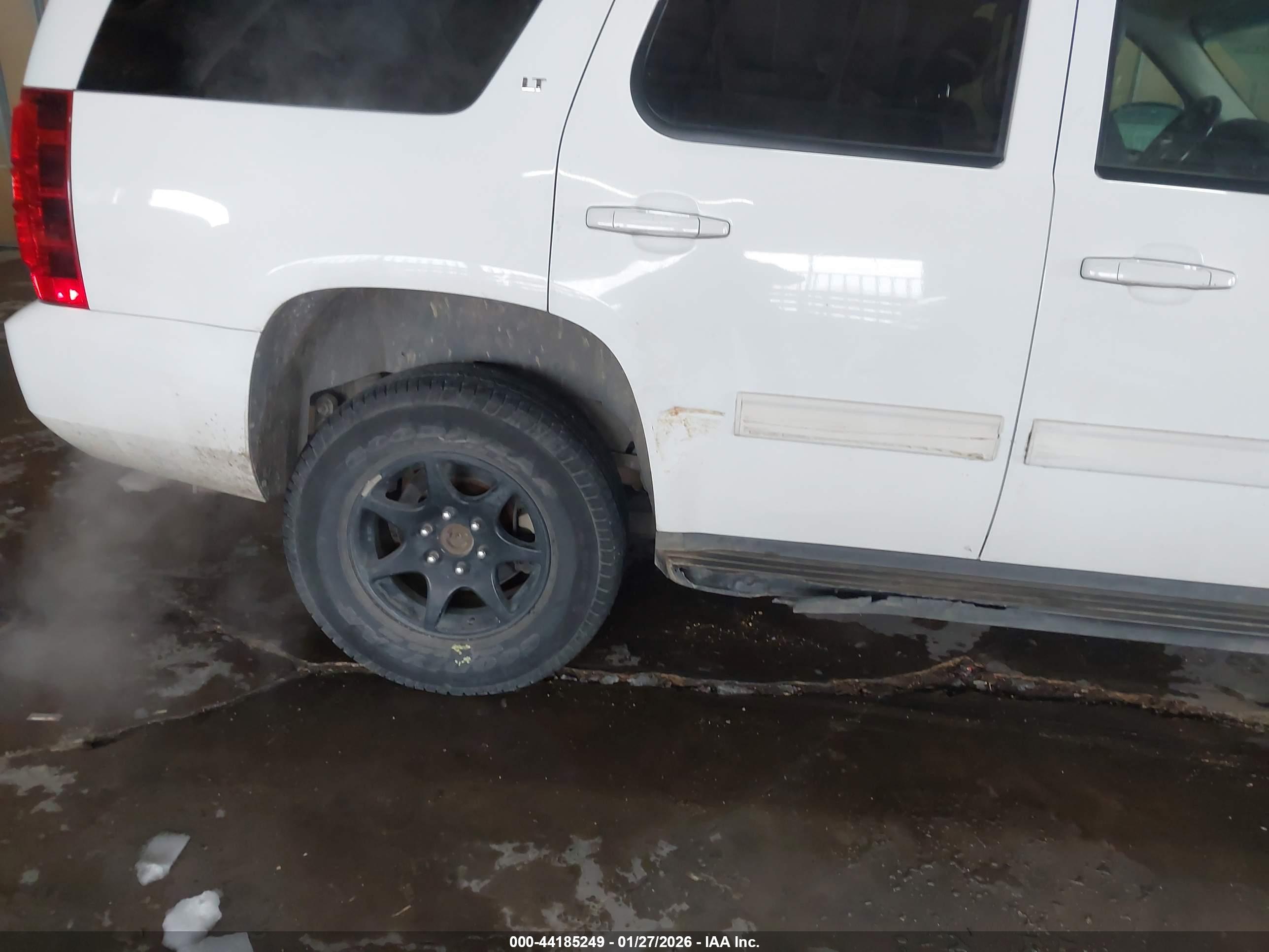 CHEVROLET TAHOE image 6